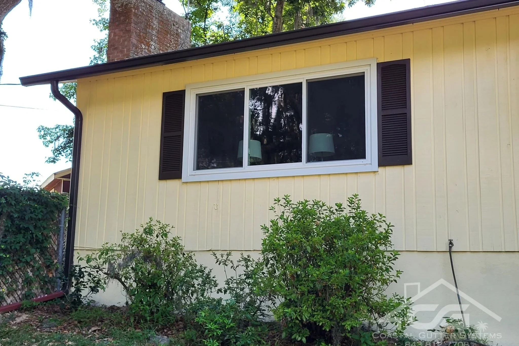 Beaufort, SC-
Seamless Gutter Installation with Leaf Guard and Drainage System