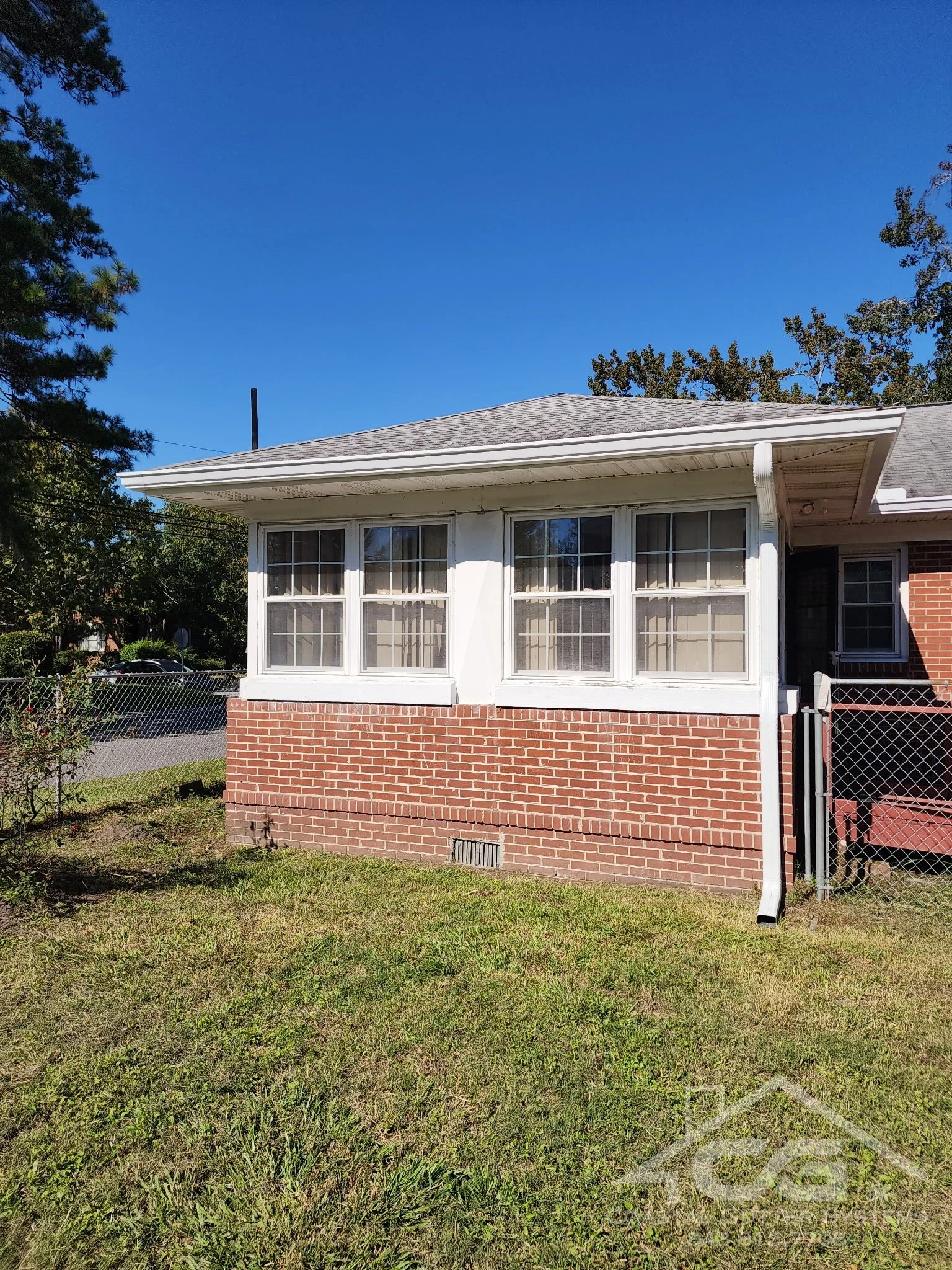 Savannah, GA- Seamless Gutter Replacement and New Installation with Leaf Guard