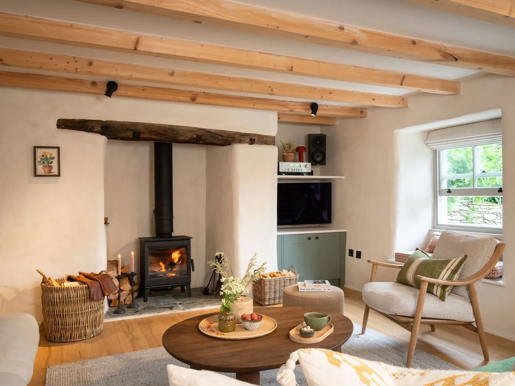 Livingroom-3.jpg