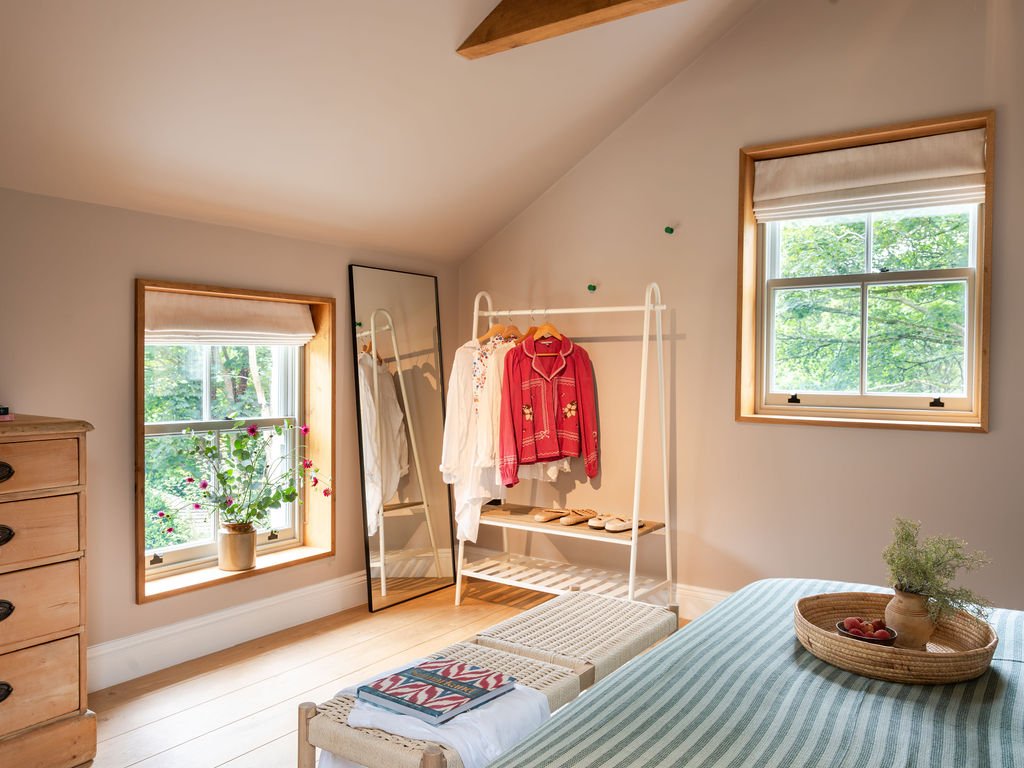 Pinkbedroom-4.jpg
