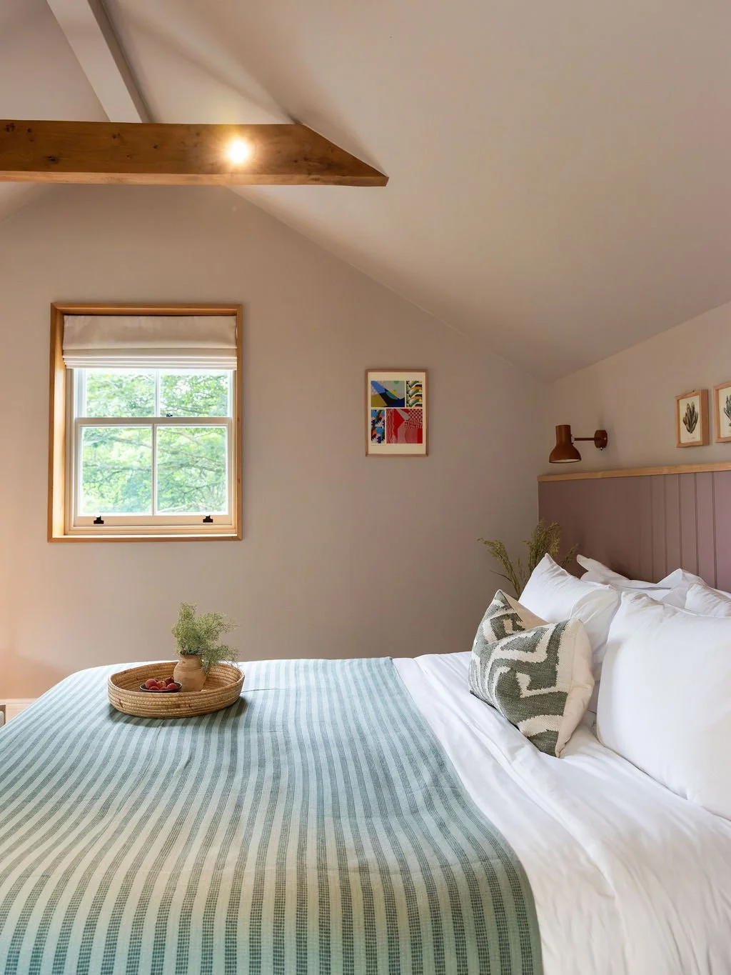 Pinkbedroom-7.jpg