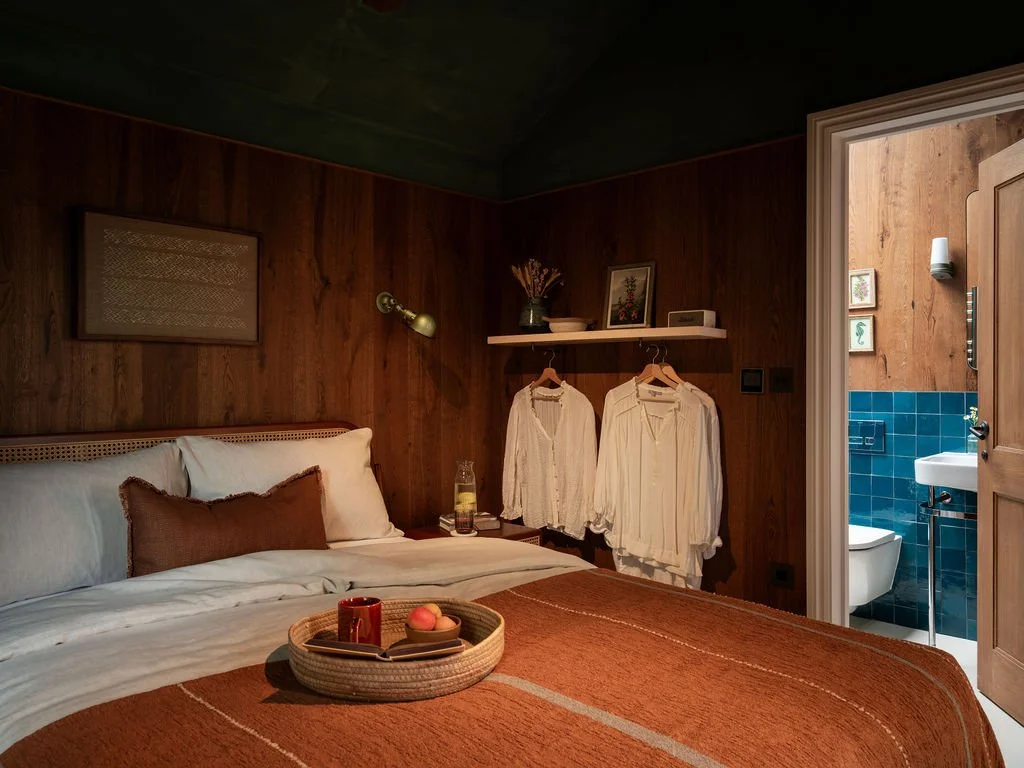 Cabinroom-4.jpg