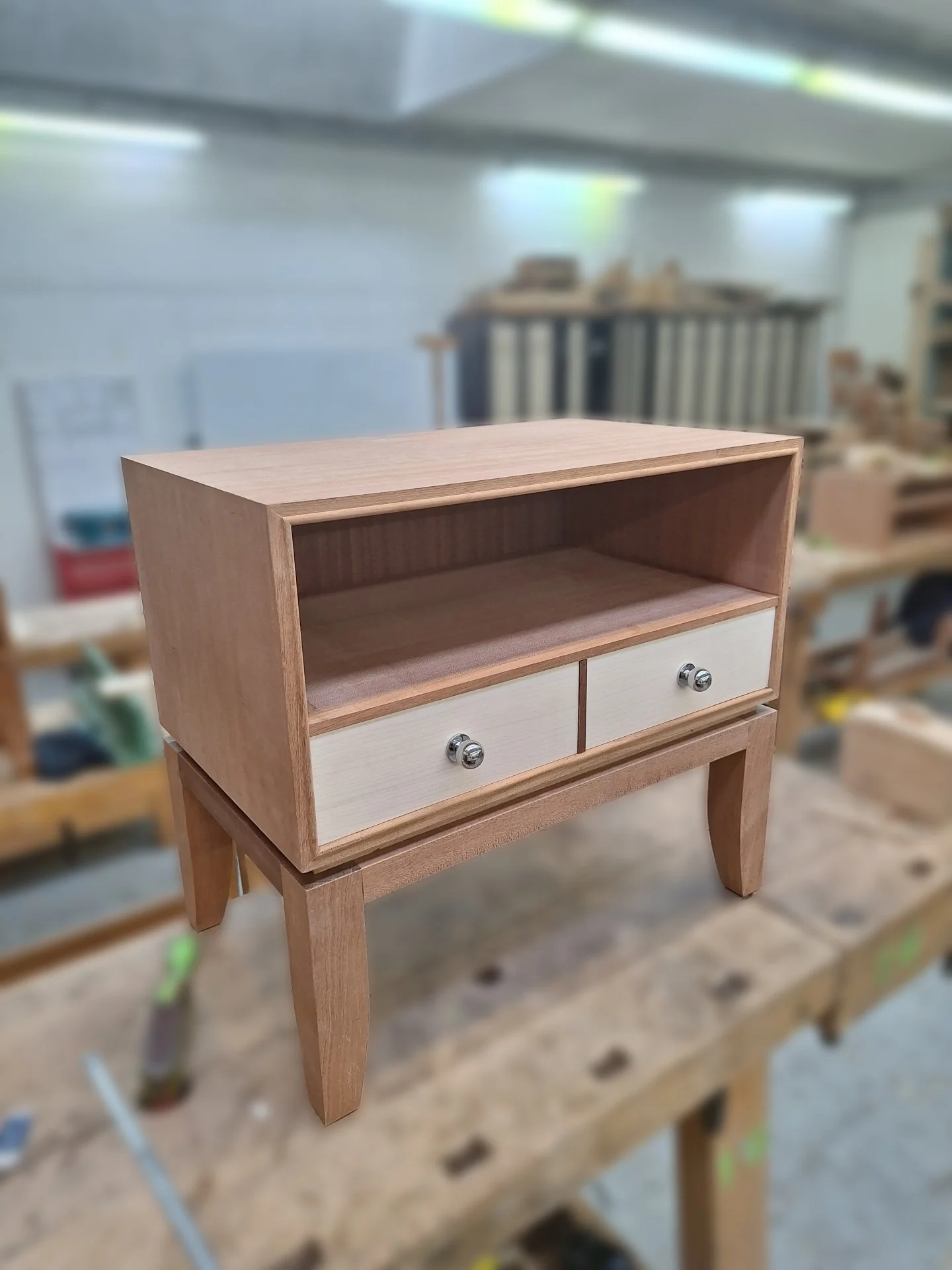 MOBILIER
