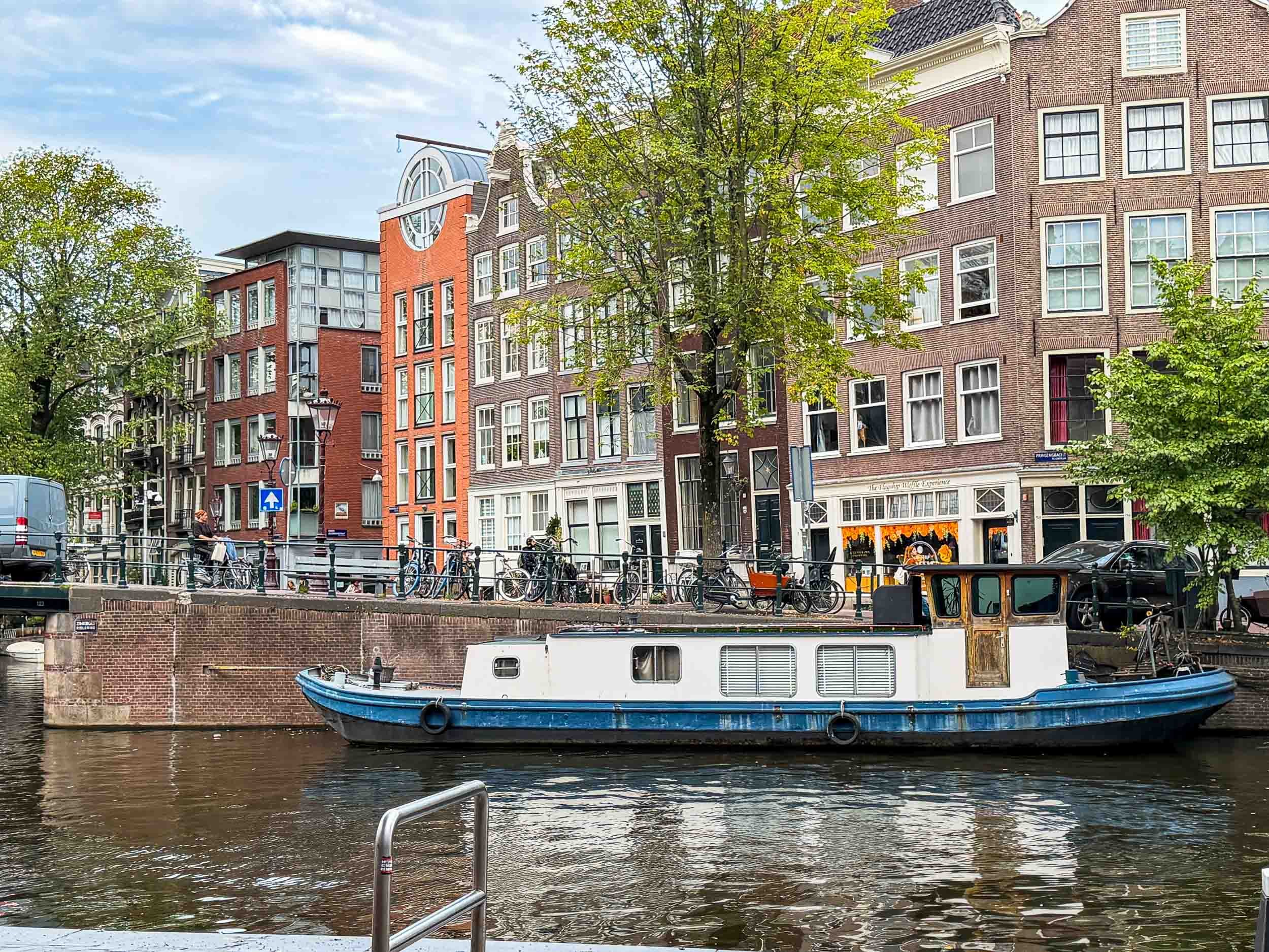 202609300924-IMG_3579-Amsterdam-Housboat 2.jpg