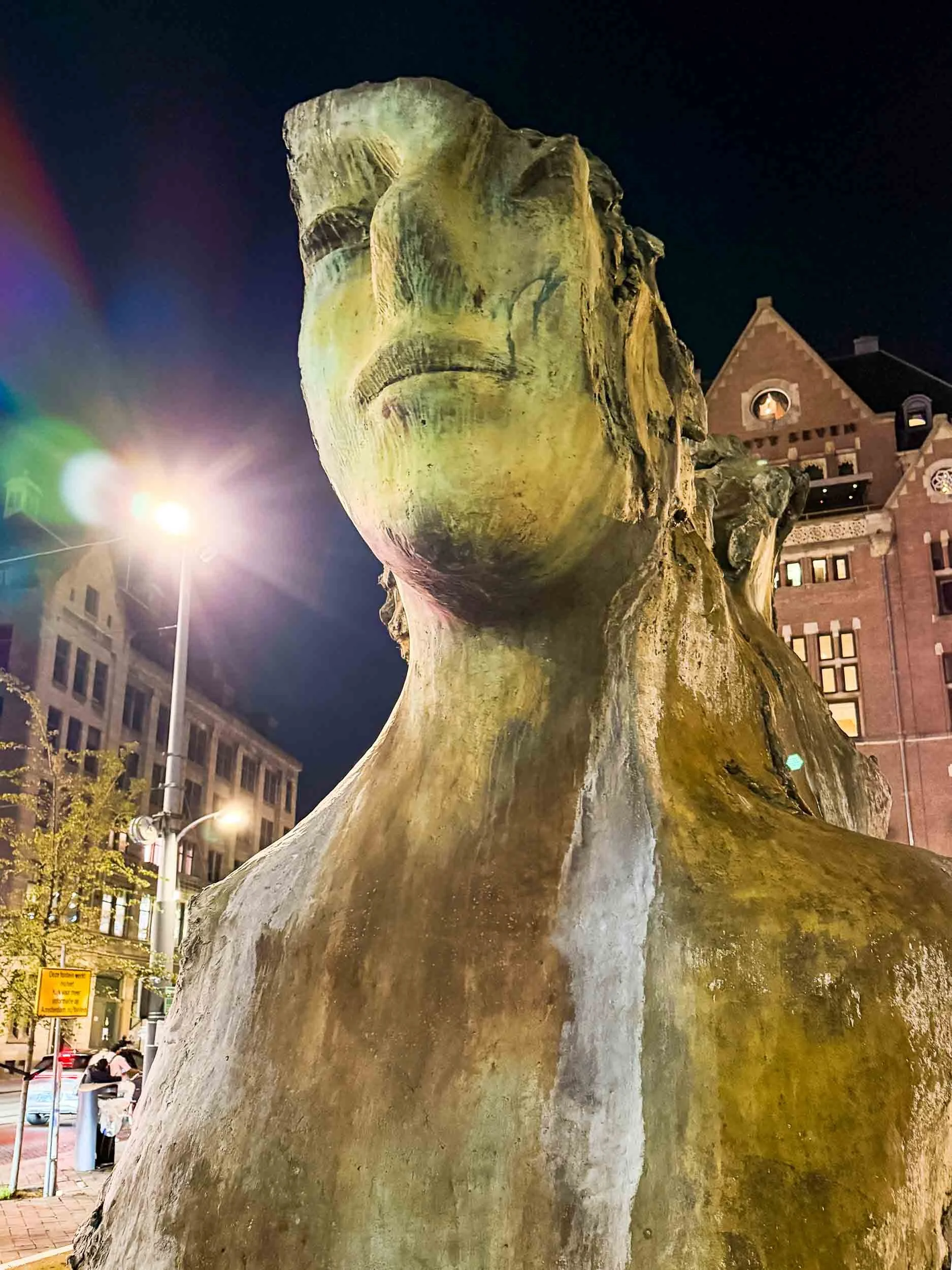 202609292027-IMG_3559-Amsterdam-Unusual statute.jpg