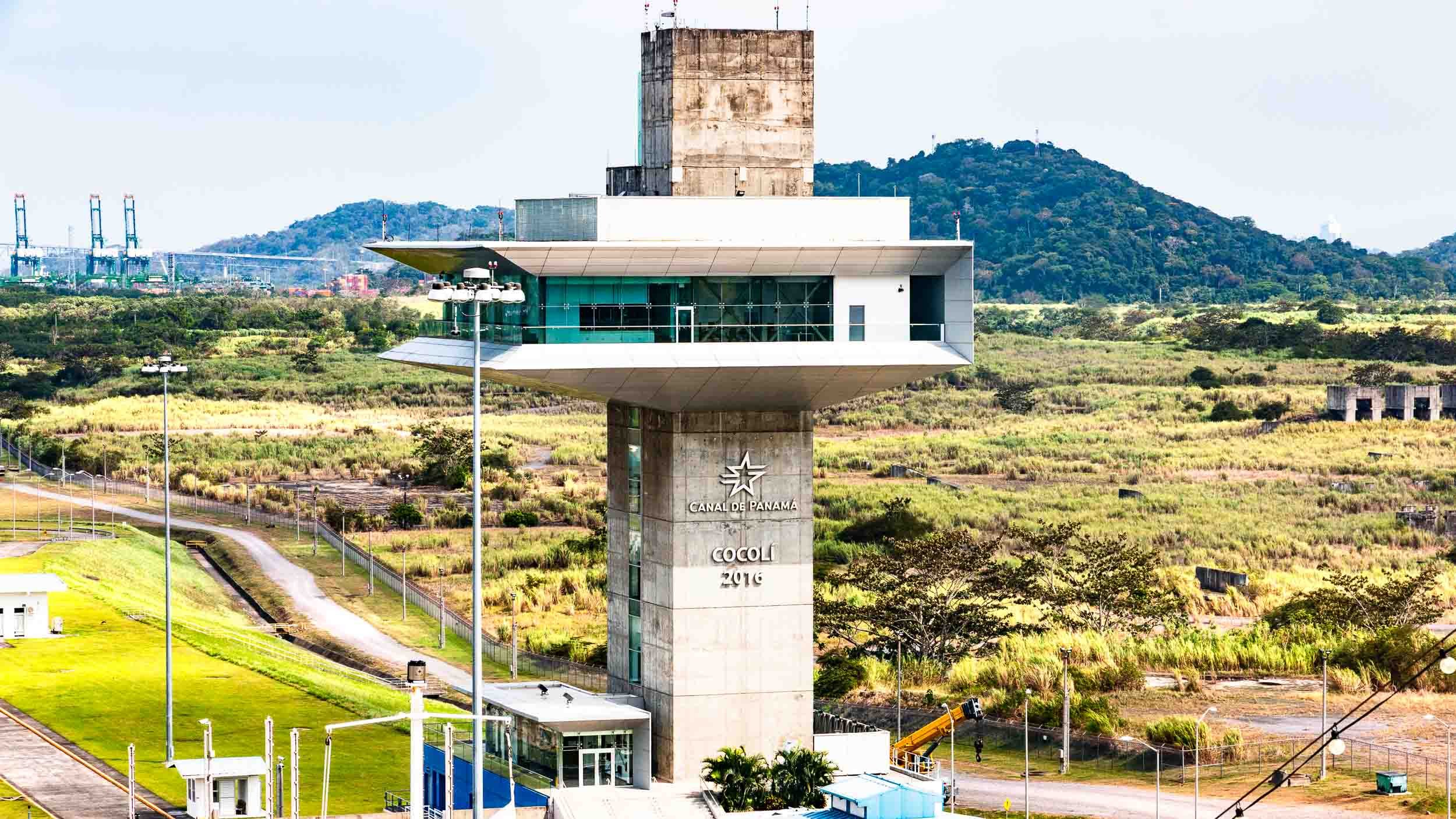 Control station at the Cocoli Locks.