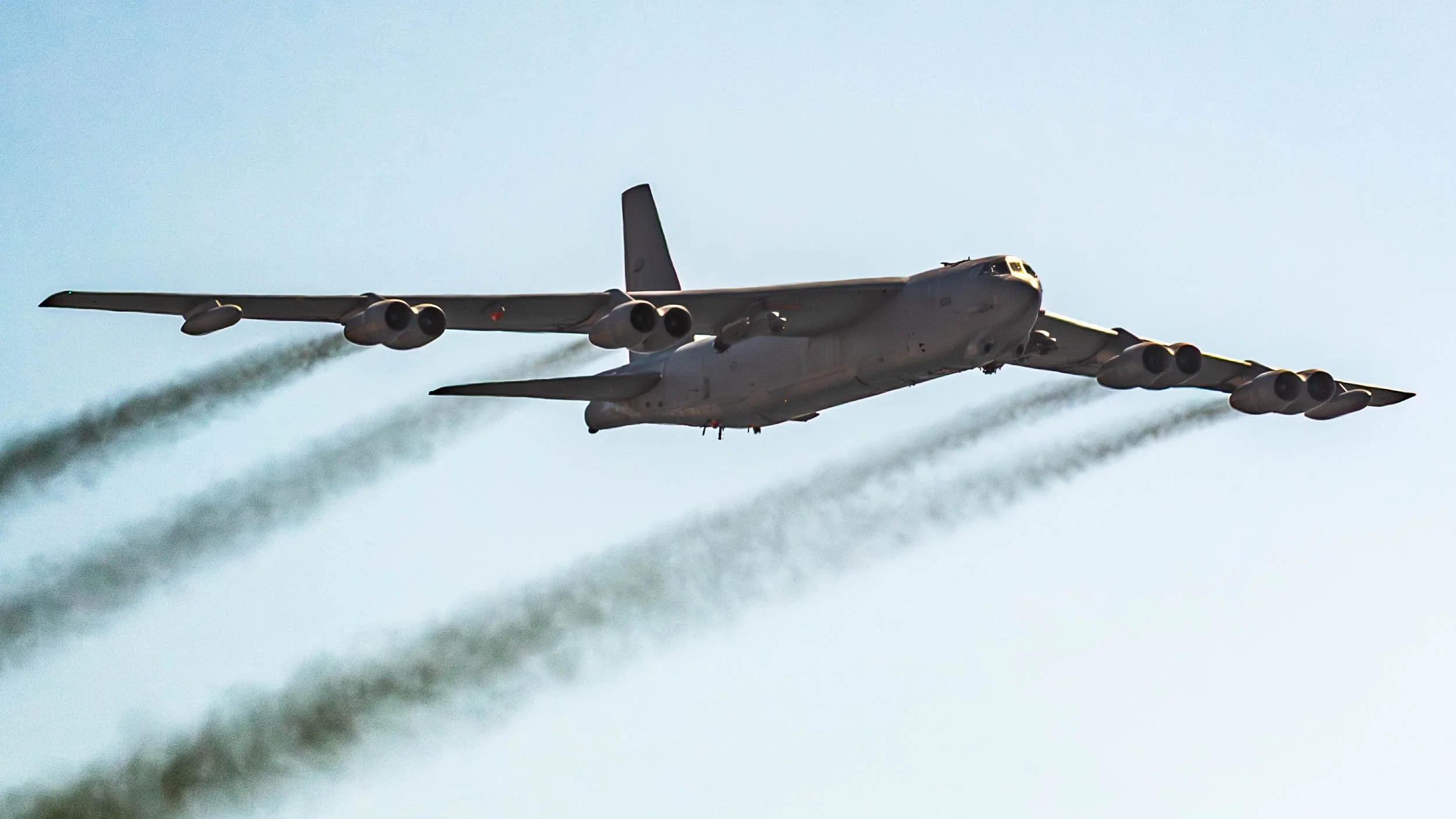 October 1, 2022: Pacific Airshow - B-52 Bomber