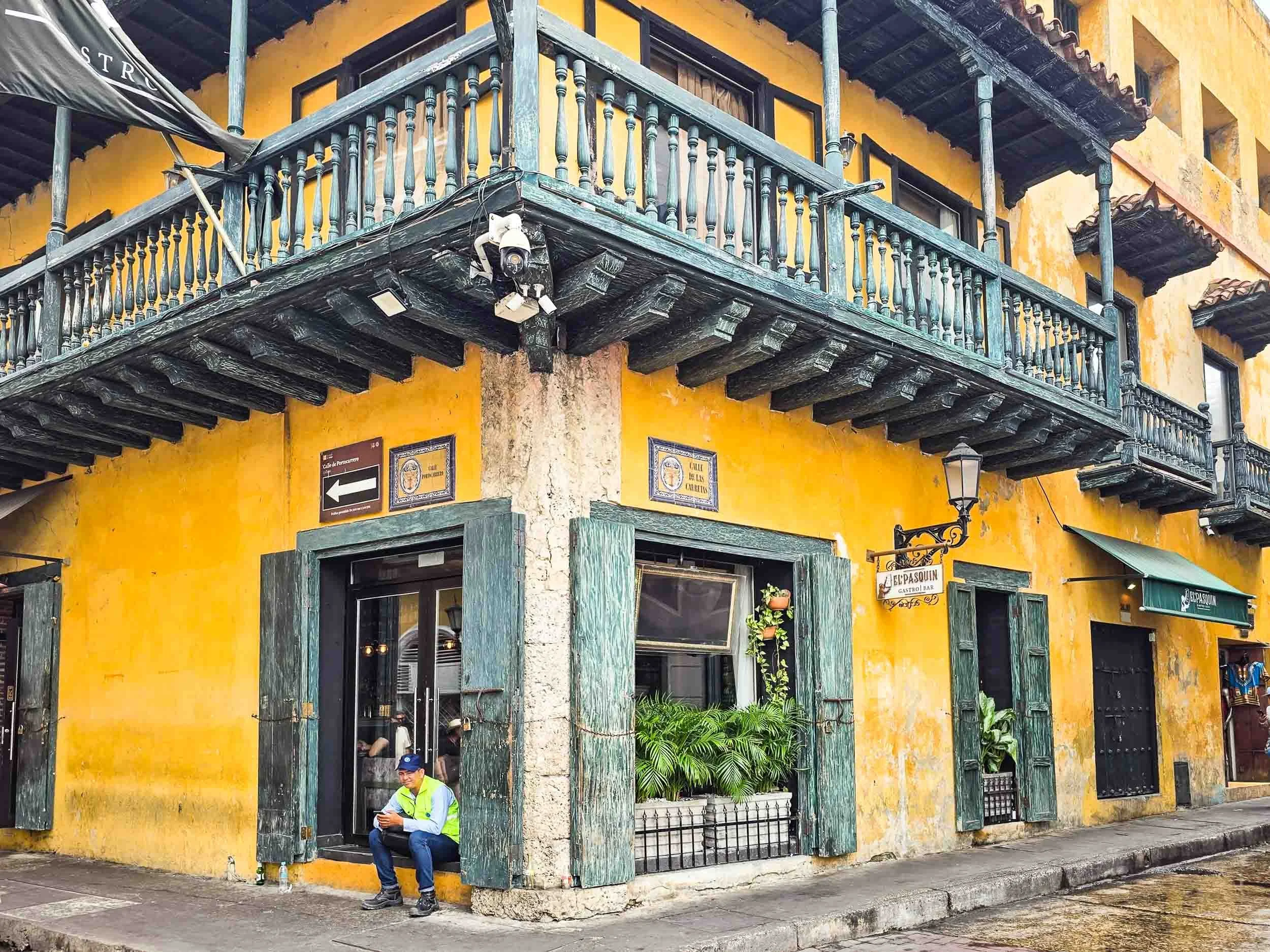Colonial building located at the corner of Calle Portocarrero and Calle de las Carretas in the historic walled Old Town of Cartagena de Indias. [kj]