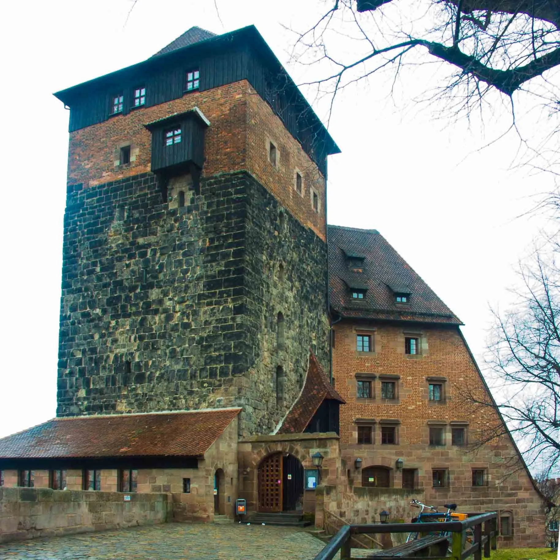 200503190706-PICT1084-Nuremberg-Nuremberg castle.jpg