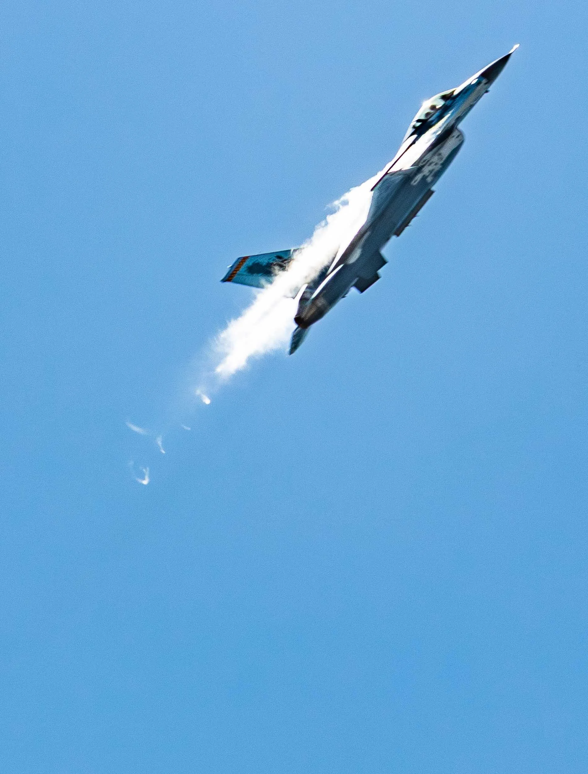 October 1, 2022: Pacific Airshow - General Dynamics F-16 Fighting Falcon