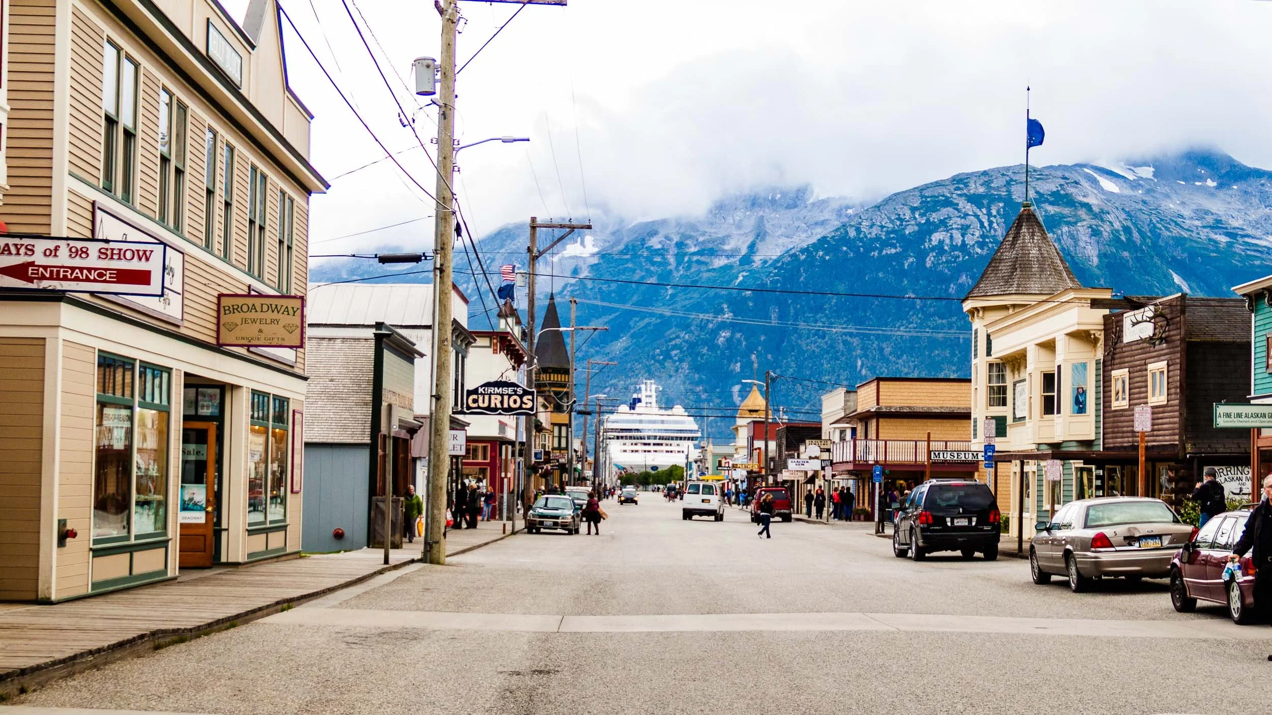 20140903-IMG_3395-Skagway-Norewegian Pearl at the end of Broadway in Skagway.jpg