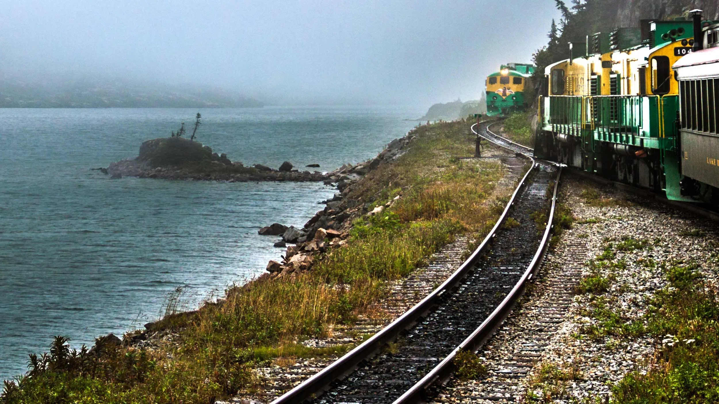 20140903-1070300005-IMG_3310-Skagway-A meeting of locomotives at White Pass Summit.jpg