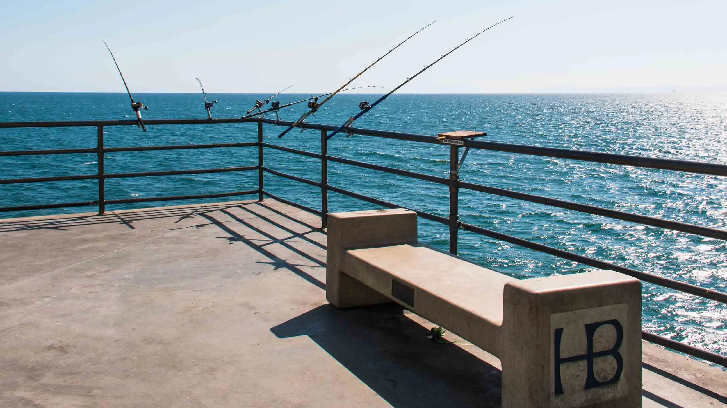 201609141510-IMG_8104-Huntington Beach-Fishing on the pier.jpg