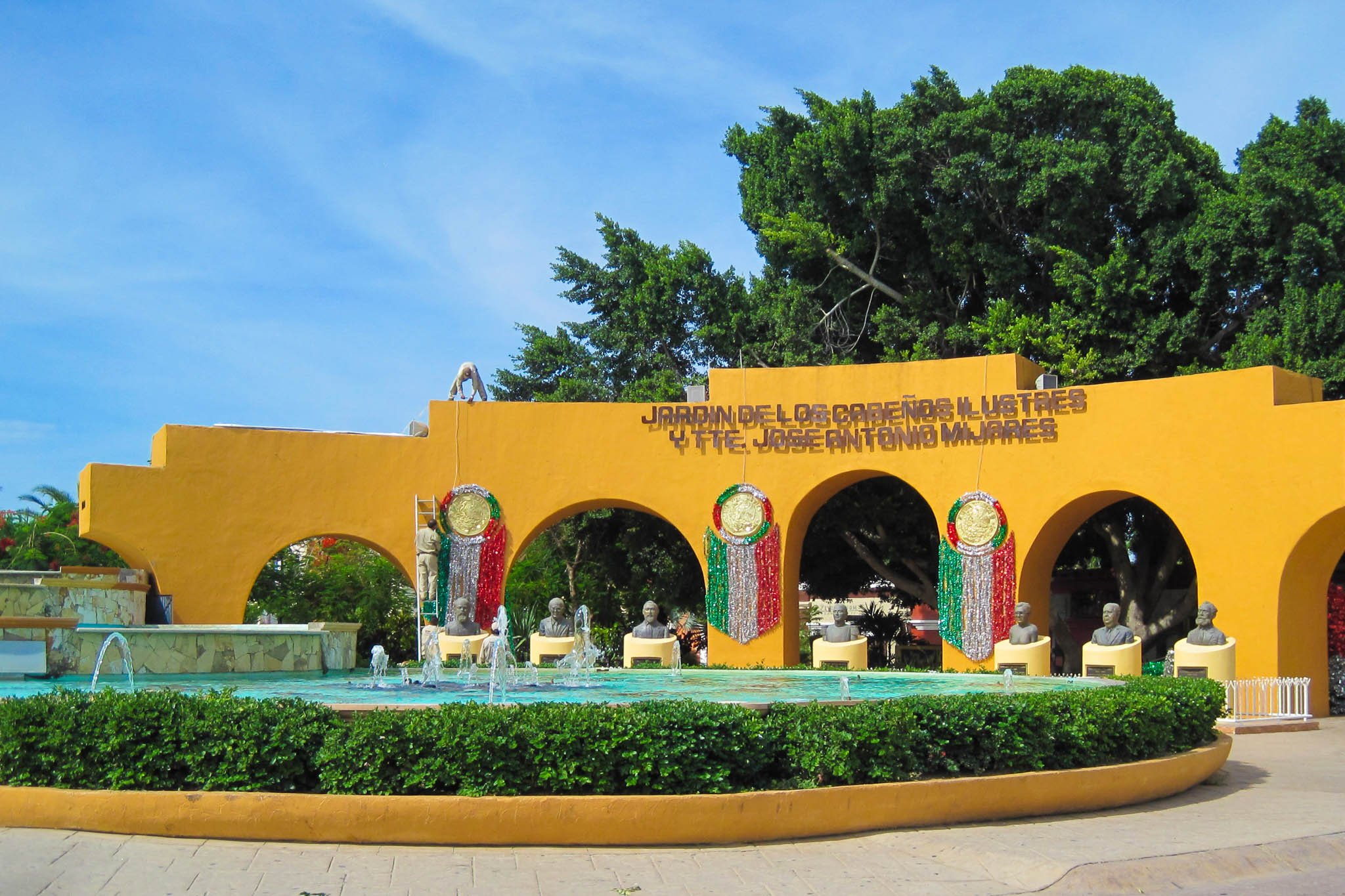 20110823-IMG_0582-Cabo San Lucas-Central plaza.jpg