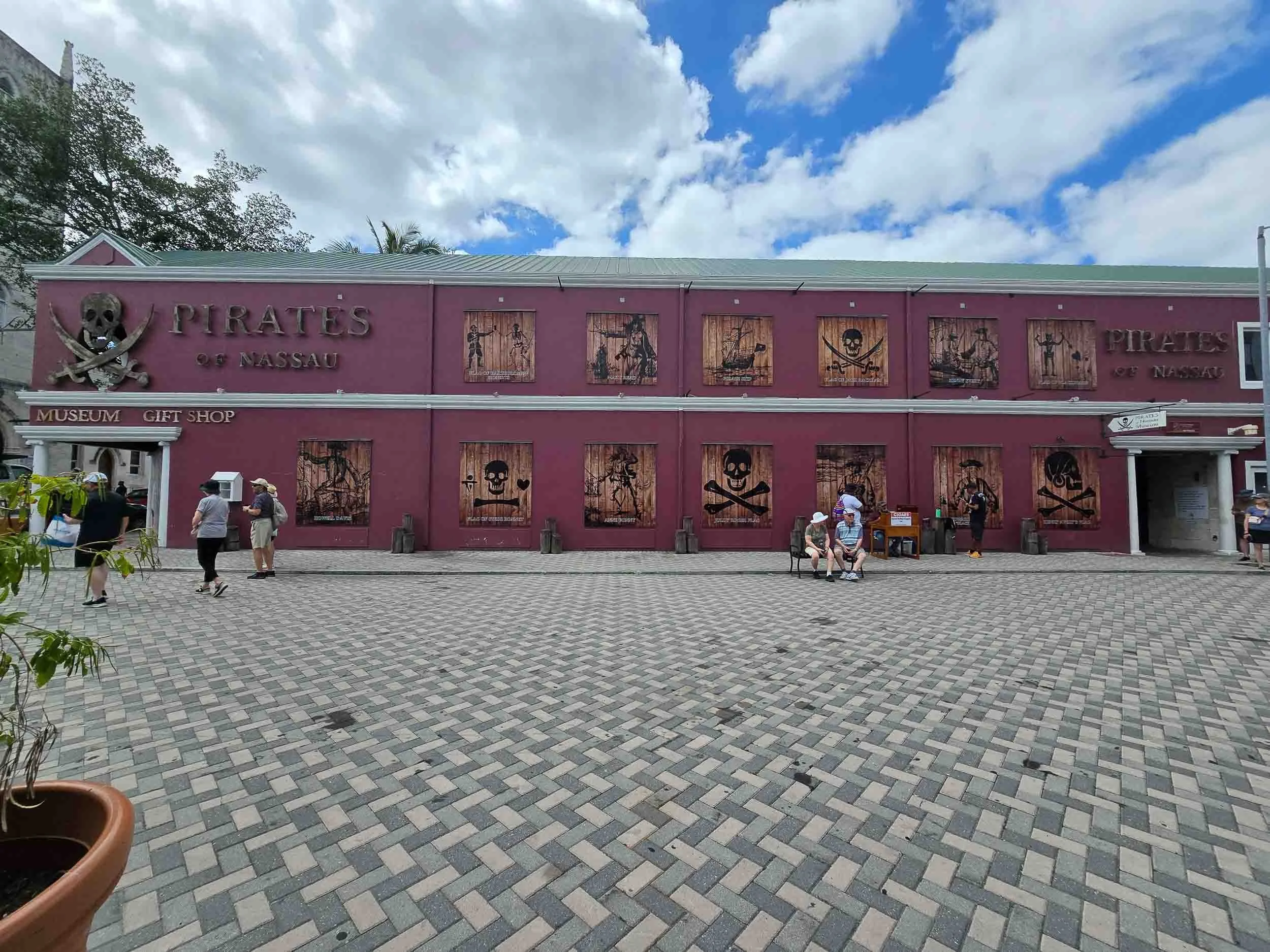 Pirates of Nassau Museum and its courtyard.