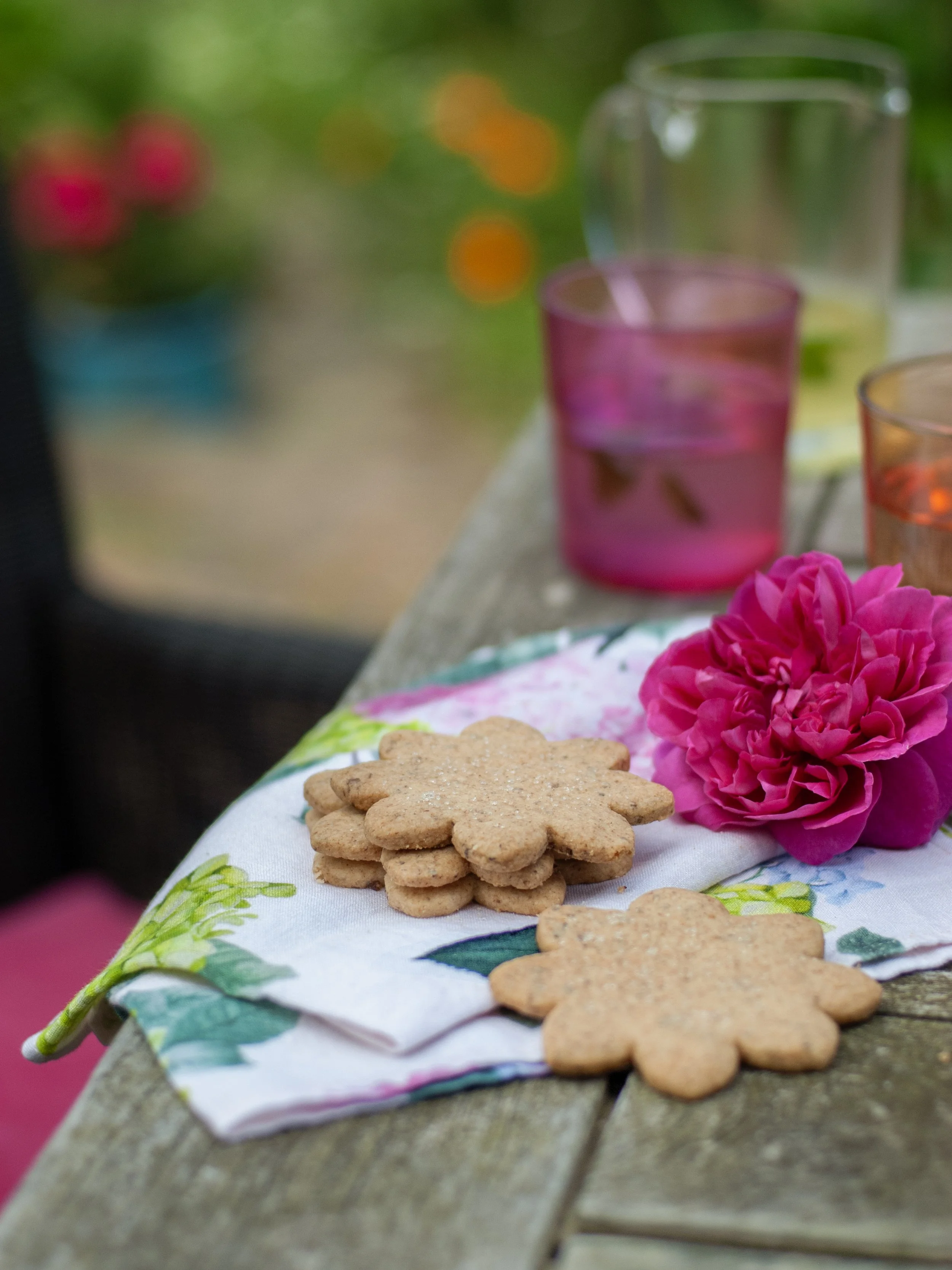 Rose petal and cardamom shortbread