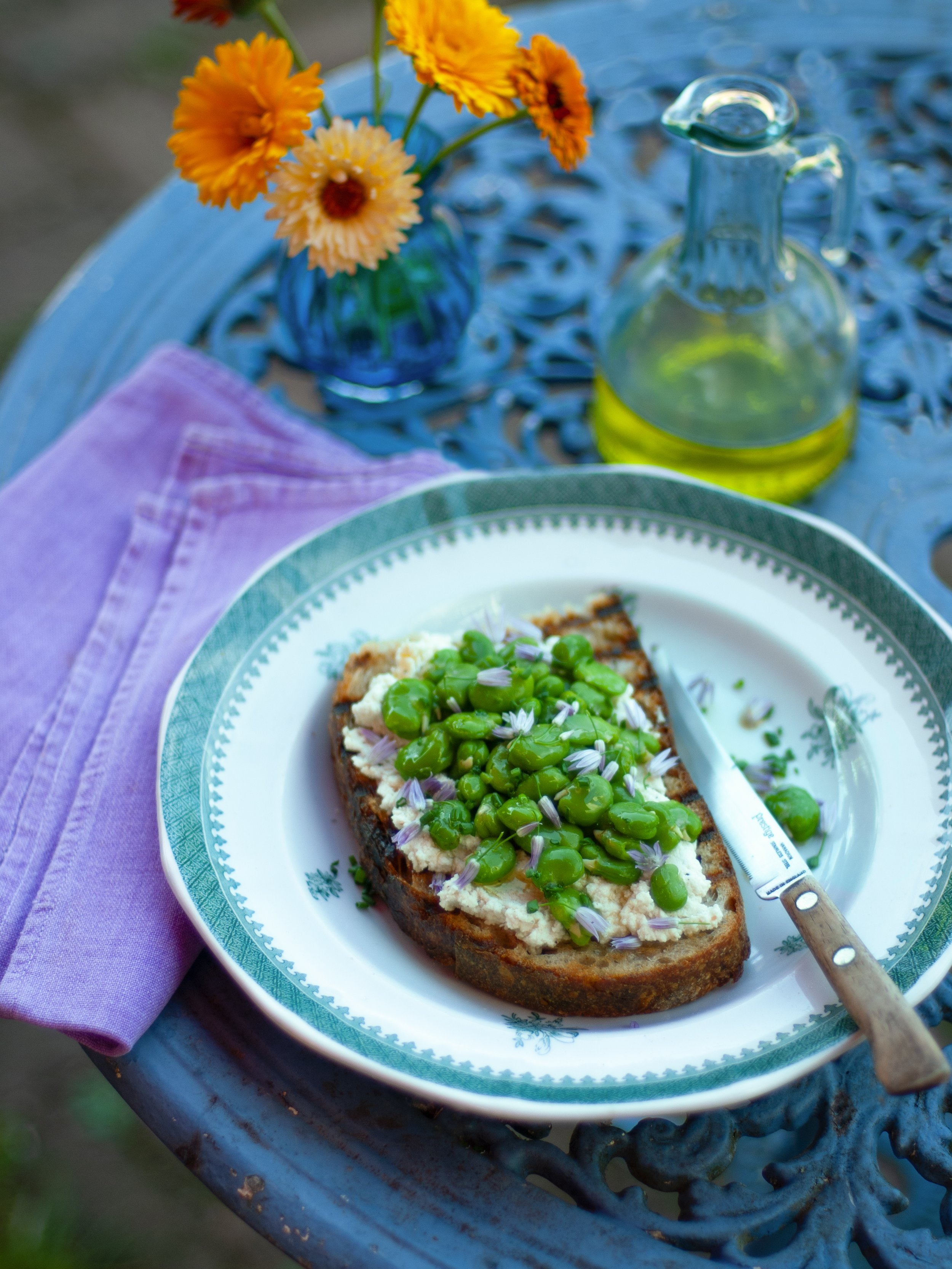 Broad bean bruschetta