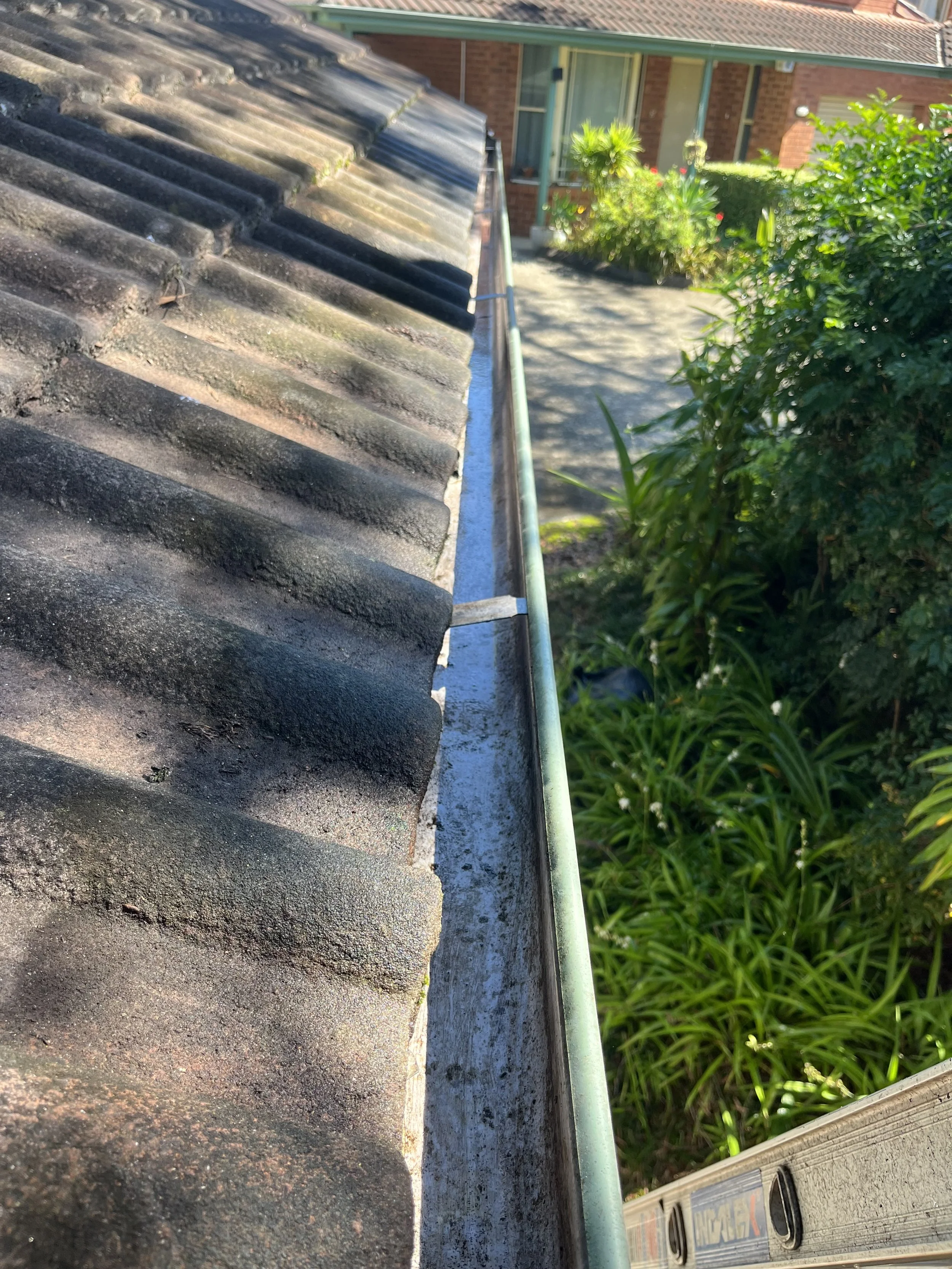 Exterior house cleaning and gutter maintenance in Greater Sydney
