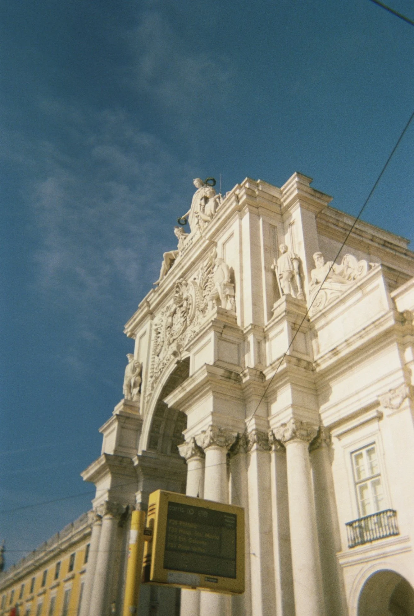 R1-00099-023A.jpg