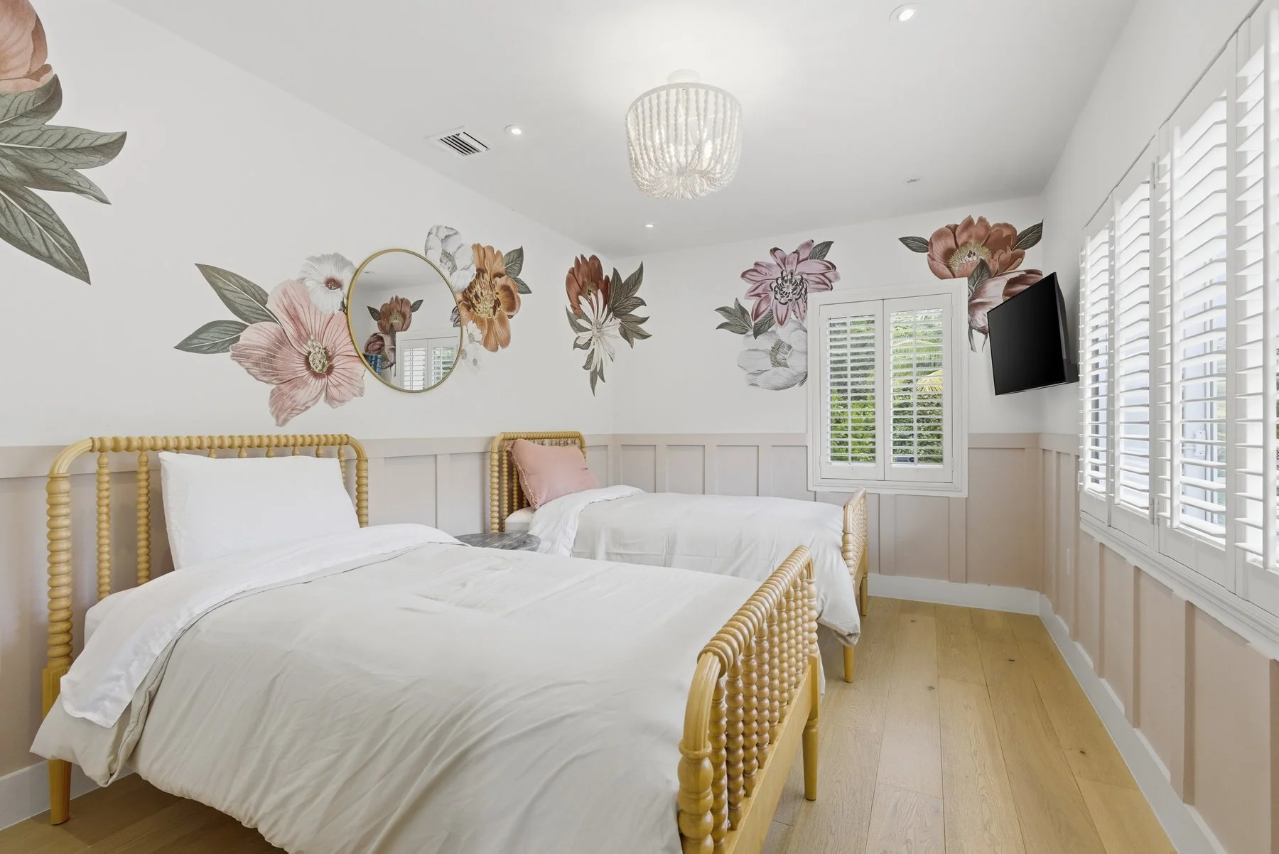 Flower Room Featuring Twin Beds 
