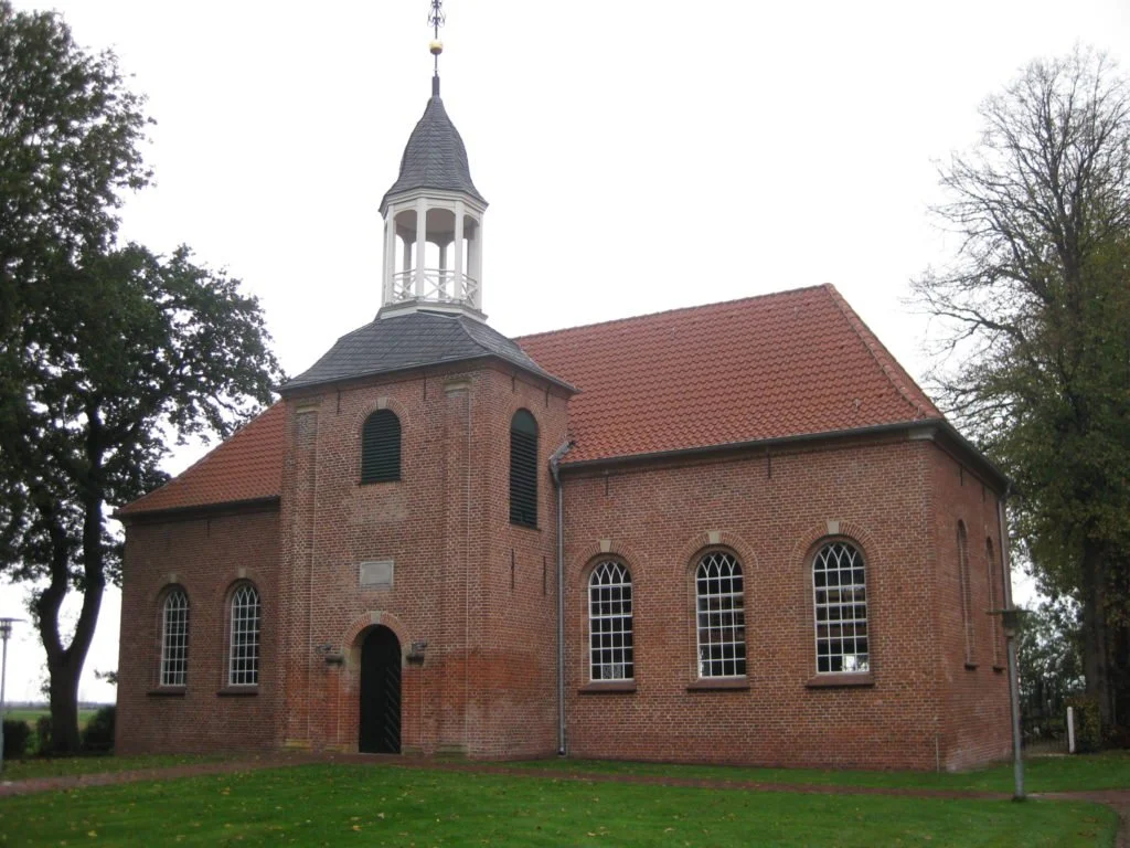 Kirche und Gemeindehaus Hatshausen