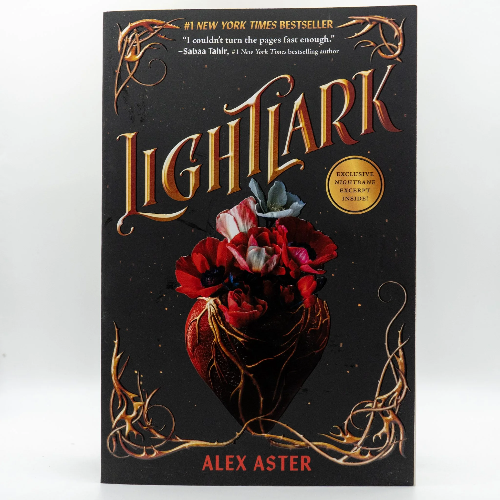 Lightlark (The Lightlark Saga, Bk. 1)