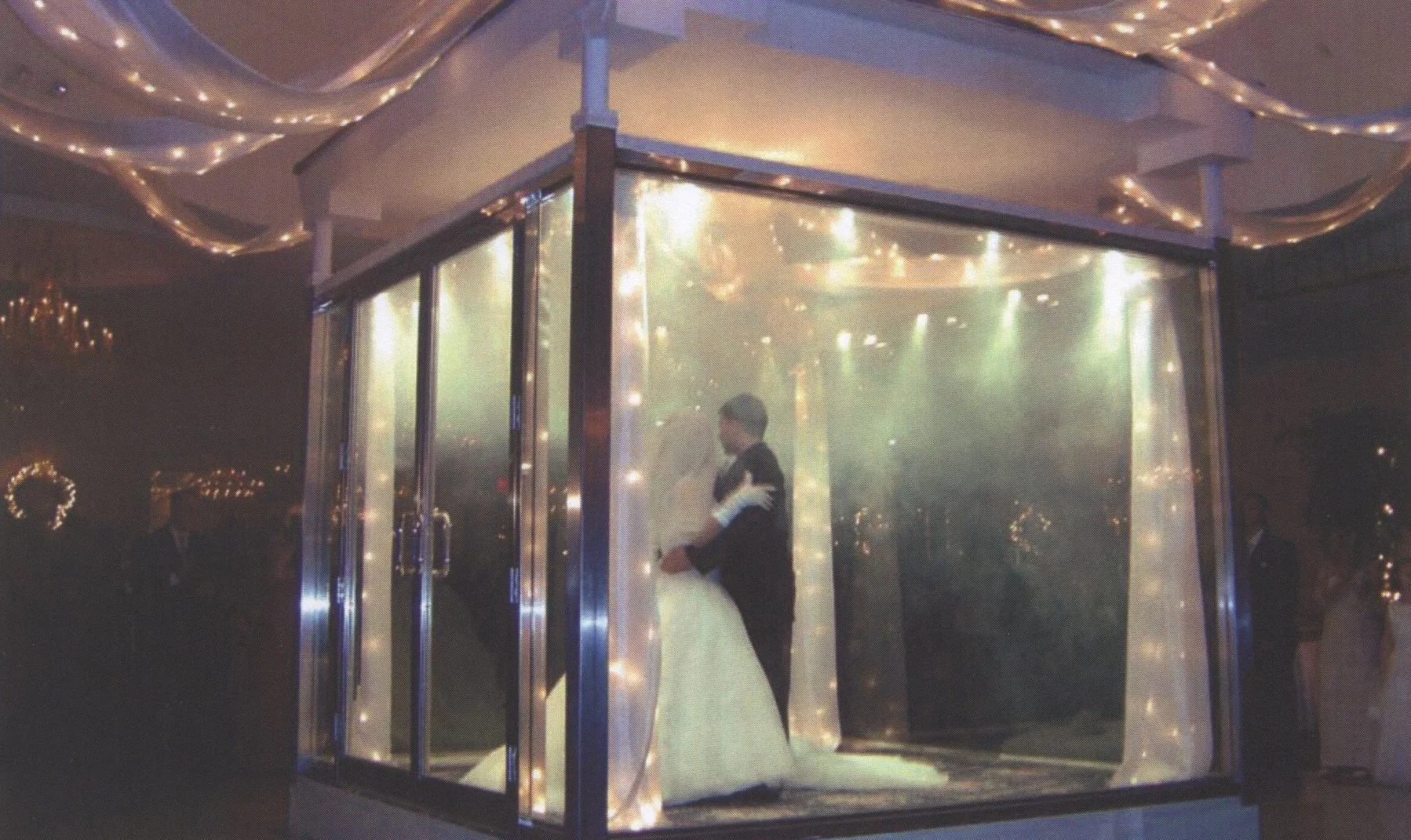 Villa Barone Manner: A Bridal Elevator with Flair