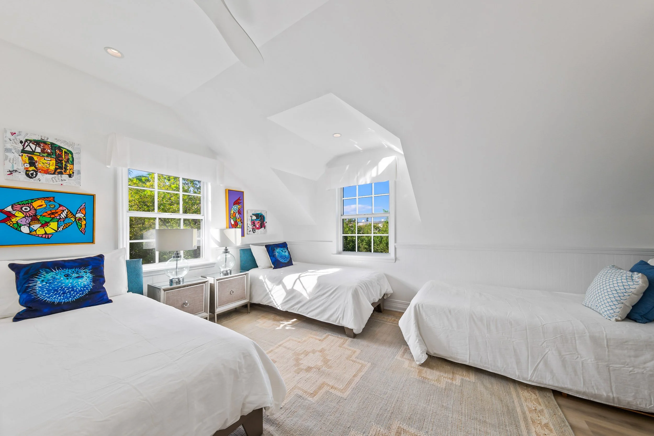 4th Bedroom with 3 twin beds