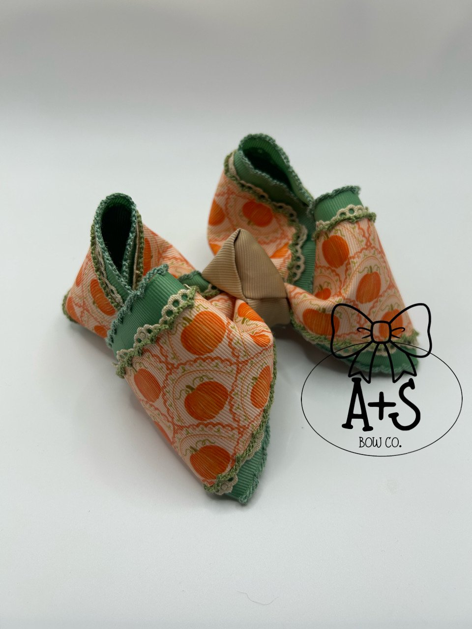 Pumpkin bow