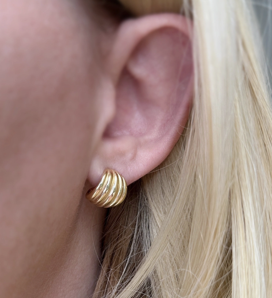 c hoop earring2.png