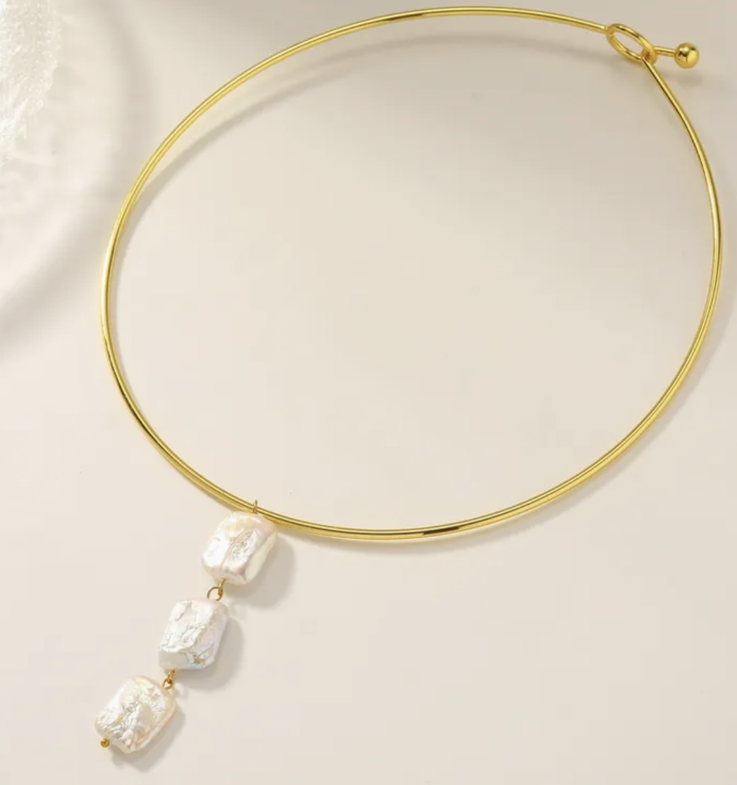 gold collar necklace with pearl