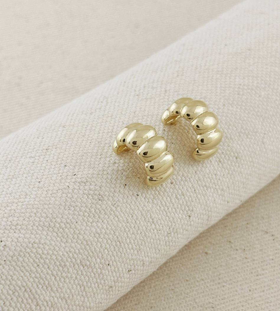 scalloped c-hoop earrings
