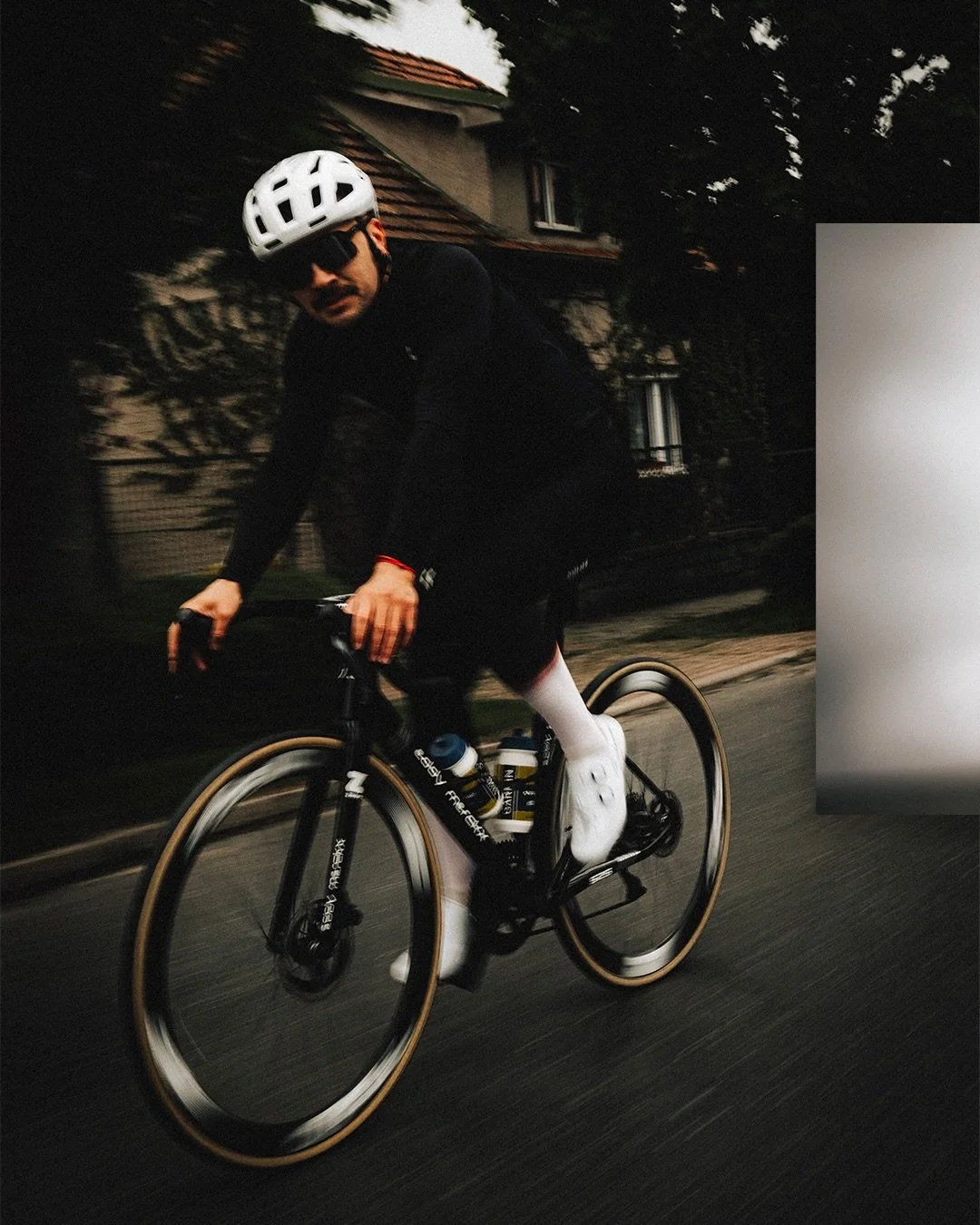 Nejdř&iacute;v pr&aacute;ce potom z&aacute;bava 🚴🏼🍔

#photo#sportphoto#fialaphotography#sony#cycling