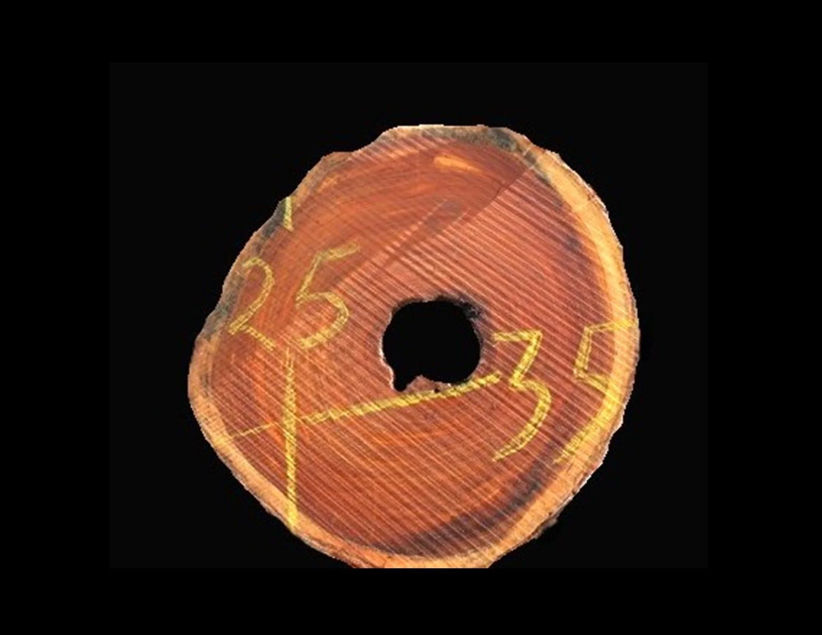 Guayaquil Round Crosscut - H1521GYQ - 35” L x 25” W x 2” T - 12 BF