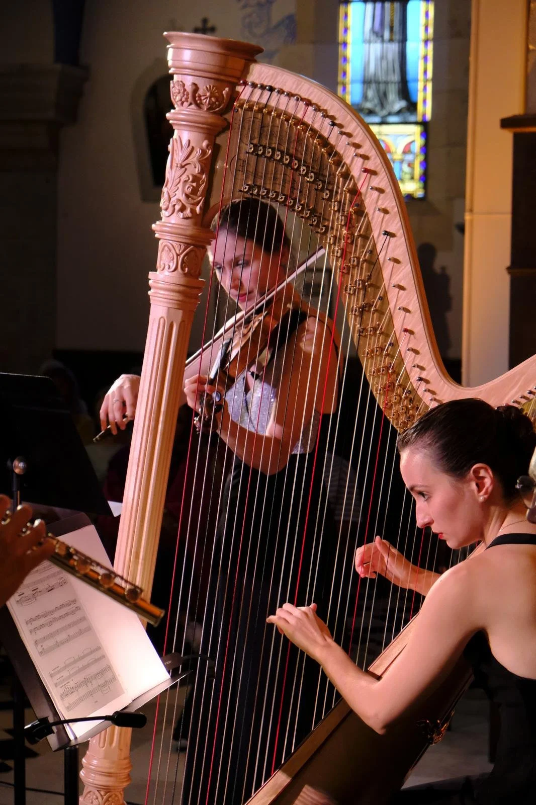 Elise Bertrand, Coline Richard et Maëlle Martin - trio violon, flûte et harpe en concert. 