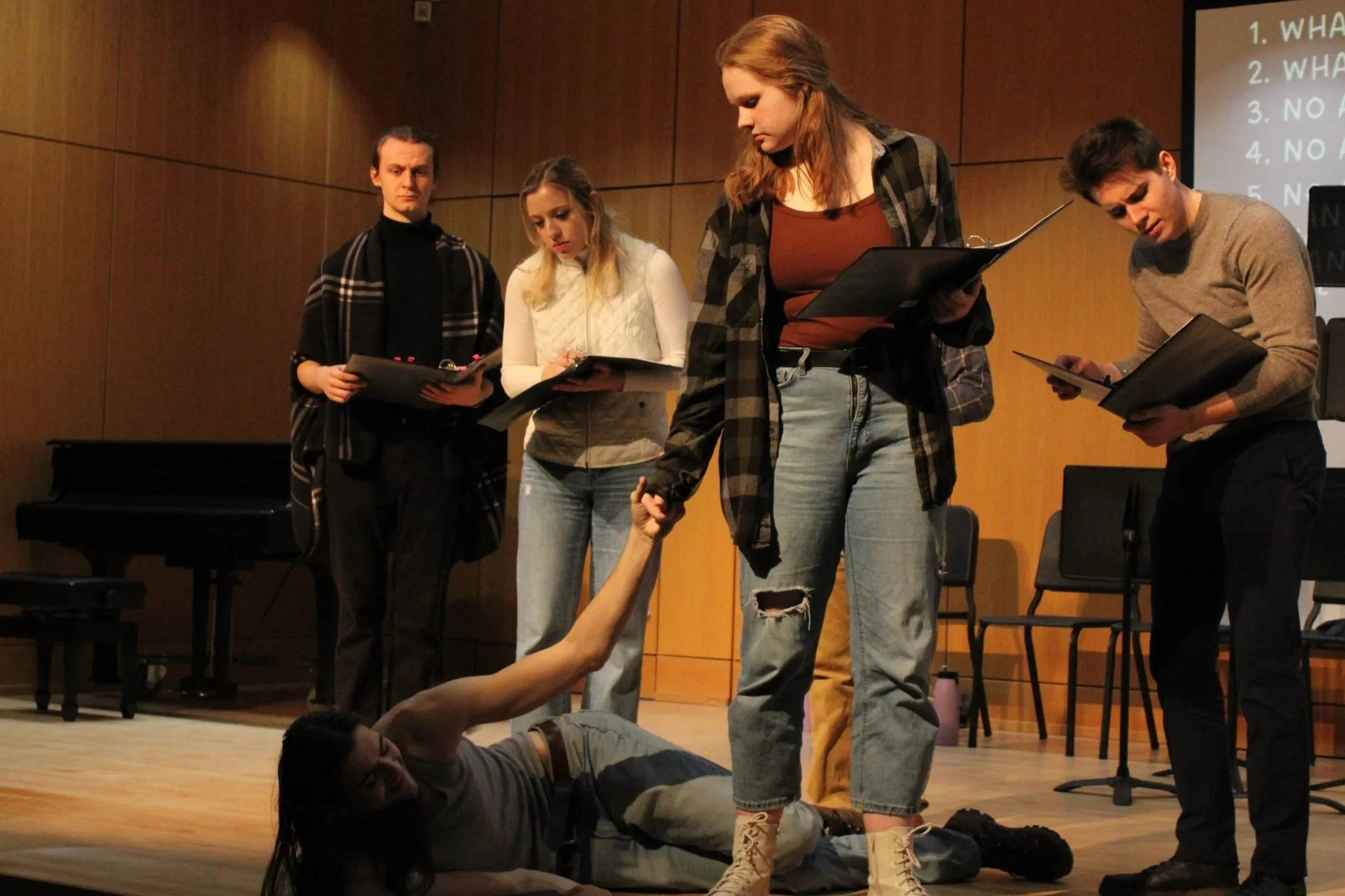 Animal Farm 
Director: Greg Pragel 
Stage Manager: Jacob Van Asten 
Dramaturgy: Mark Woznicki  
Photos: Jordan Linton