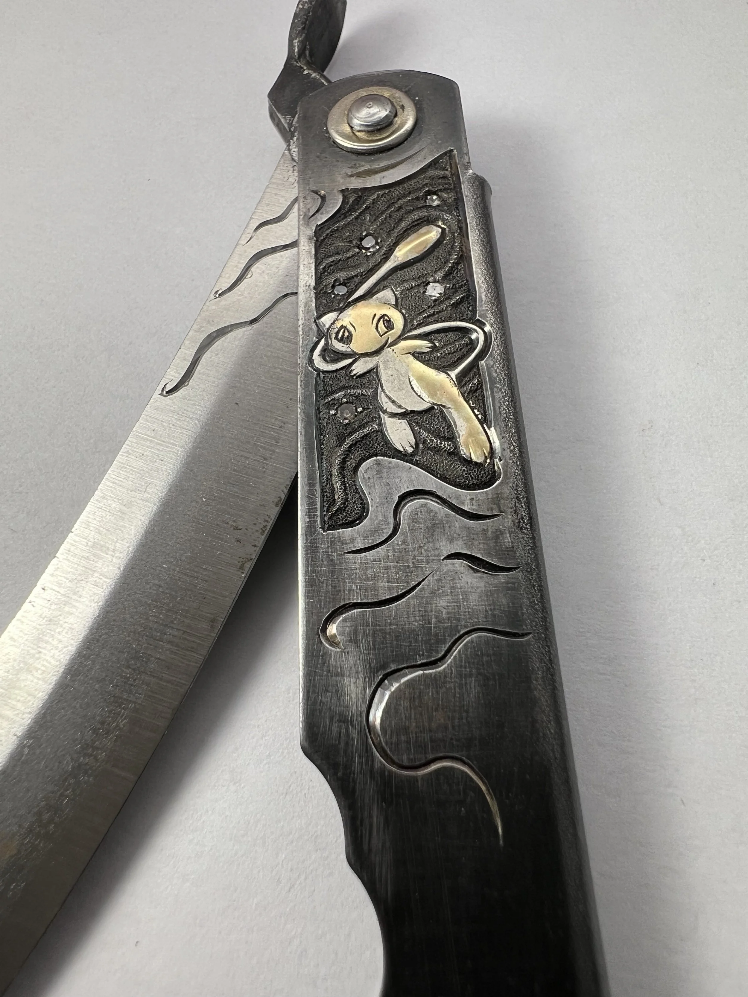 2. Relief Engraving & Micro-Sculpture