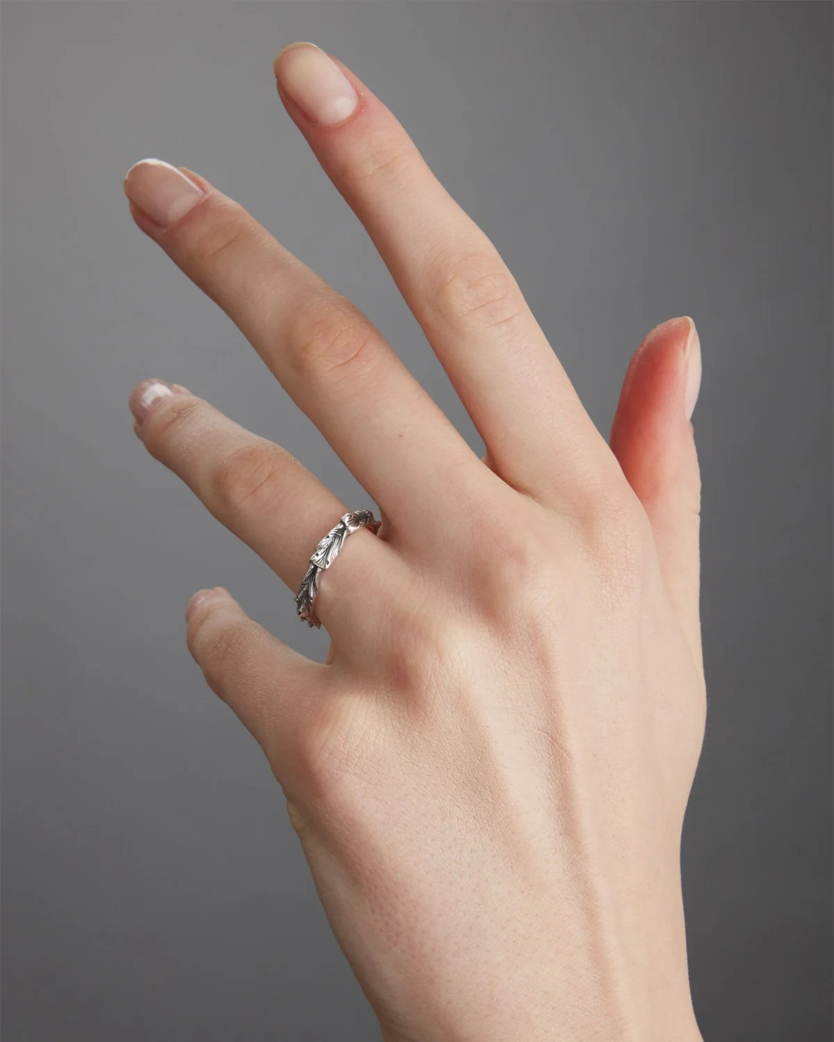 Tiny-Acanthus-ring-band-indoss.jpg