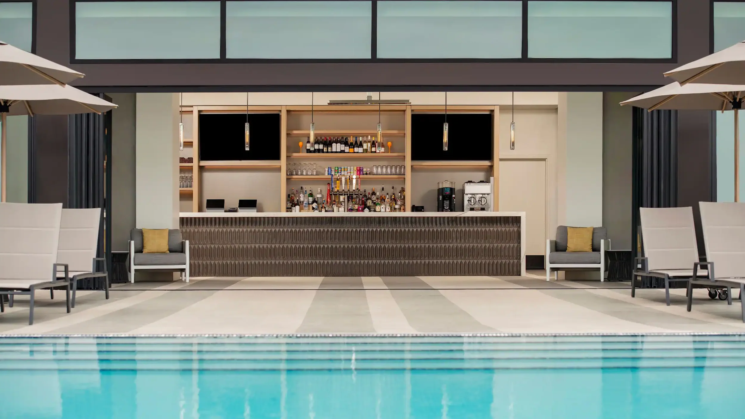 SANRS-P0903-Bar-Pool-Center.16x9.webp