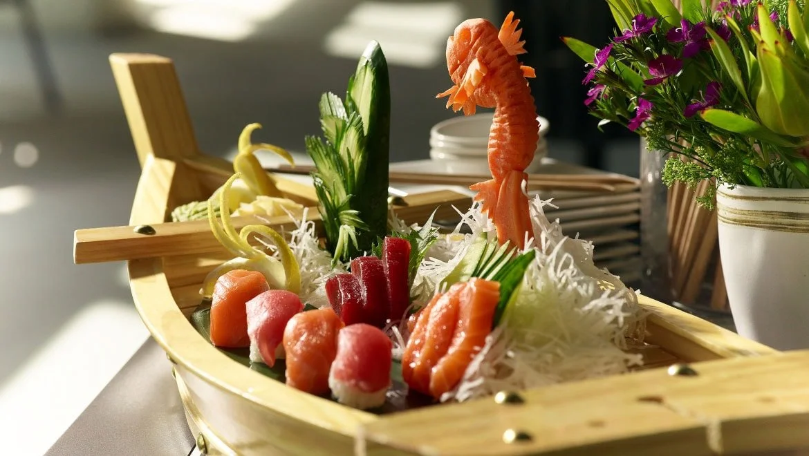 daldtn-black-ship-katana-sushi.jpg