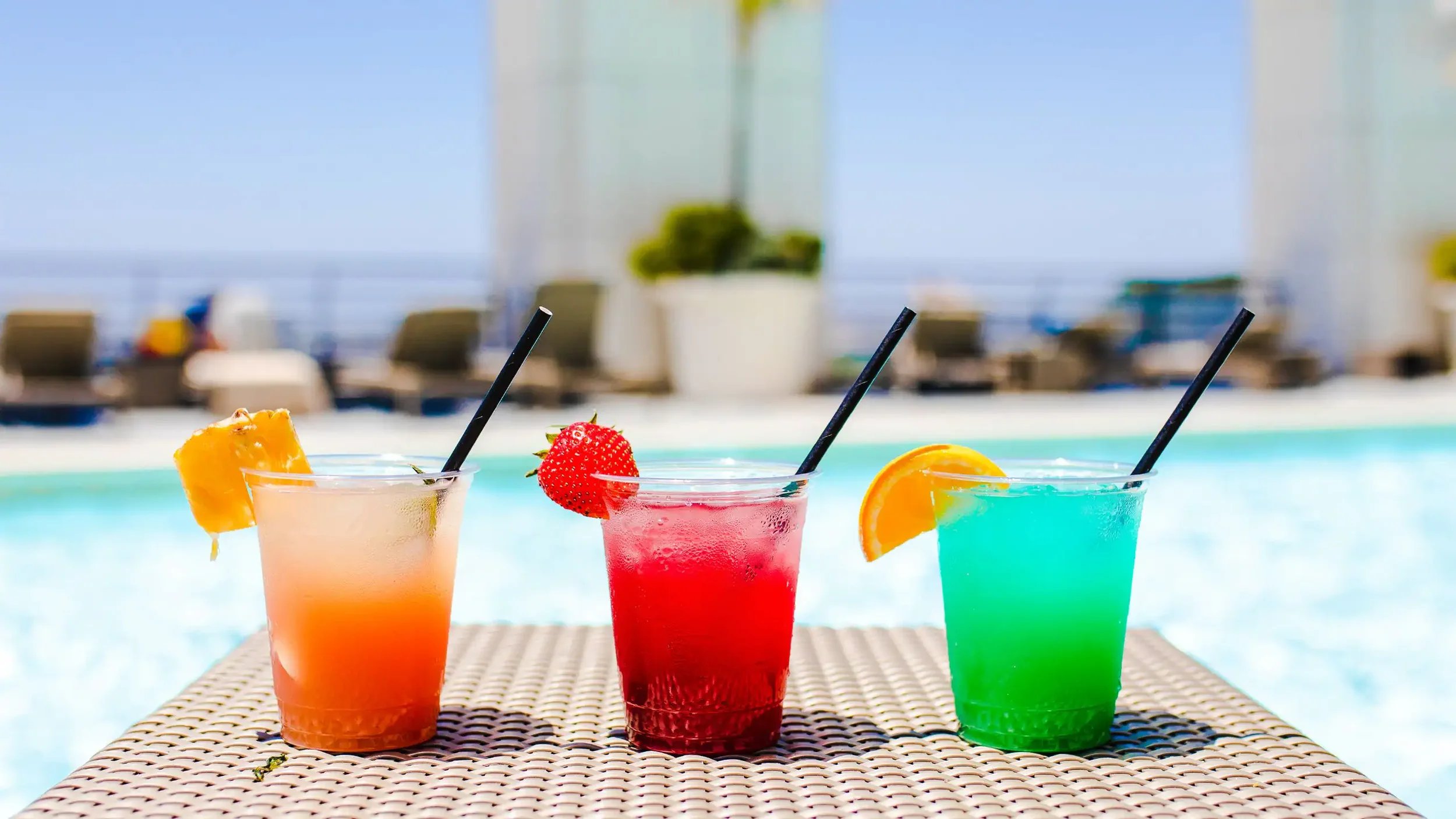 Manchester-Grand-Hyatt-San-Diego-P554-Adult-Pool-Beverages.16x9.webp