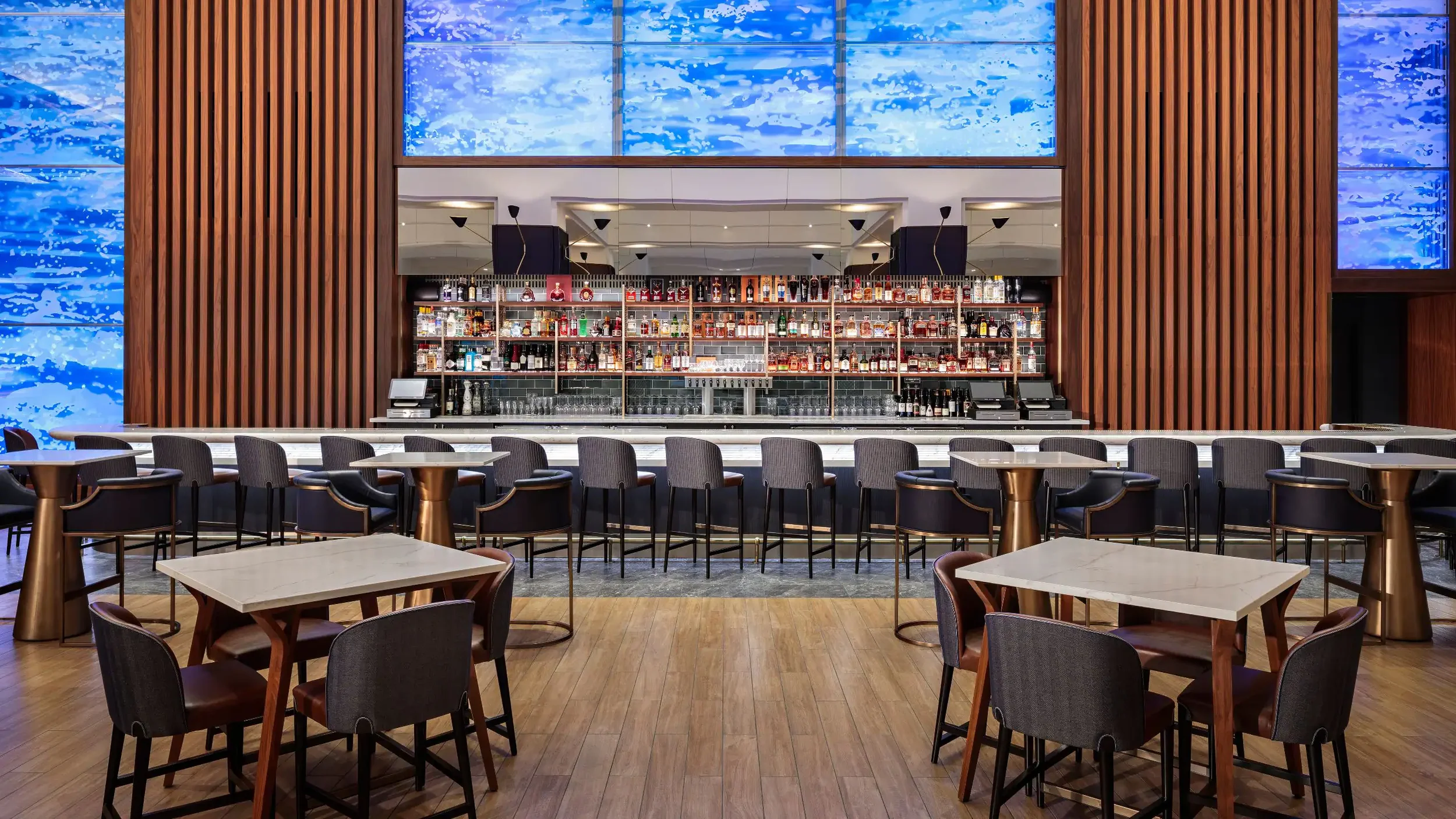 Manchester-Grand-Hyatt-San-Diego-P604-The-Landing-Bar.16x9.webp