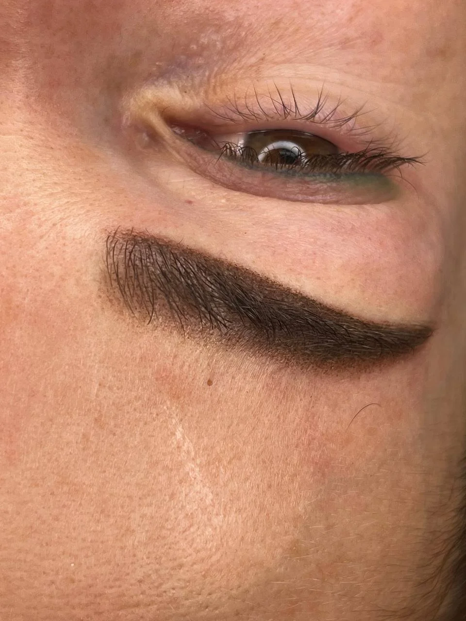 Eyebrow permanent makeup - powder in London.