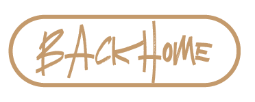 Logo com a palavra 'Back Home' escrita em letras cursivas dentro de um retângulo arredondado