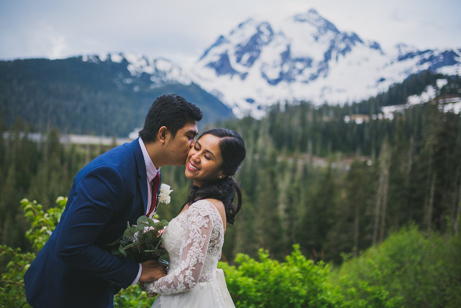  Sientel & Gherome 
"¡Wow, Rhys! ¡Las fotos son increíbles! Gherome y yo estamos sonrientes al verlas. Muchas gracias por hacer que nuestro día de boda sea tan especial. No podemos agradecerte lo suficiente."
