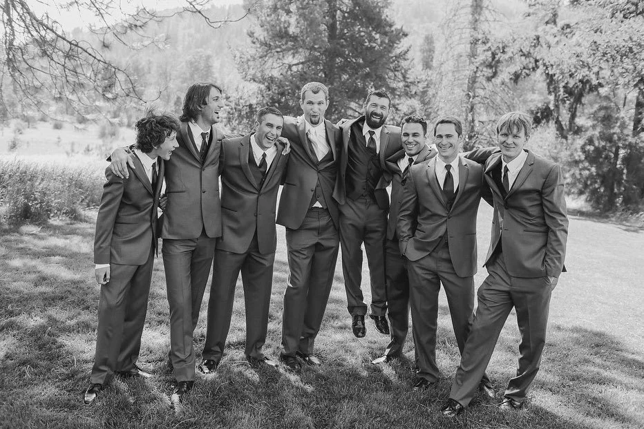 Alaska made, seven foot groom, beautiful wedding in the forest and a party for the ages, Amon and Laryssa at Pine River Ranch #rhysloganweddings #pineriverranch #leavenworthwedding #casamientos
