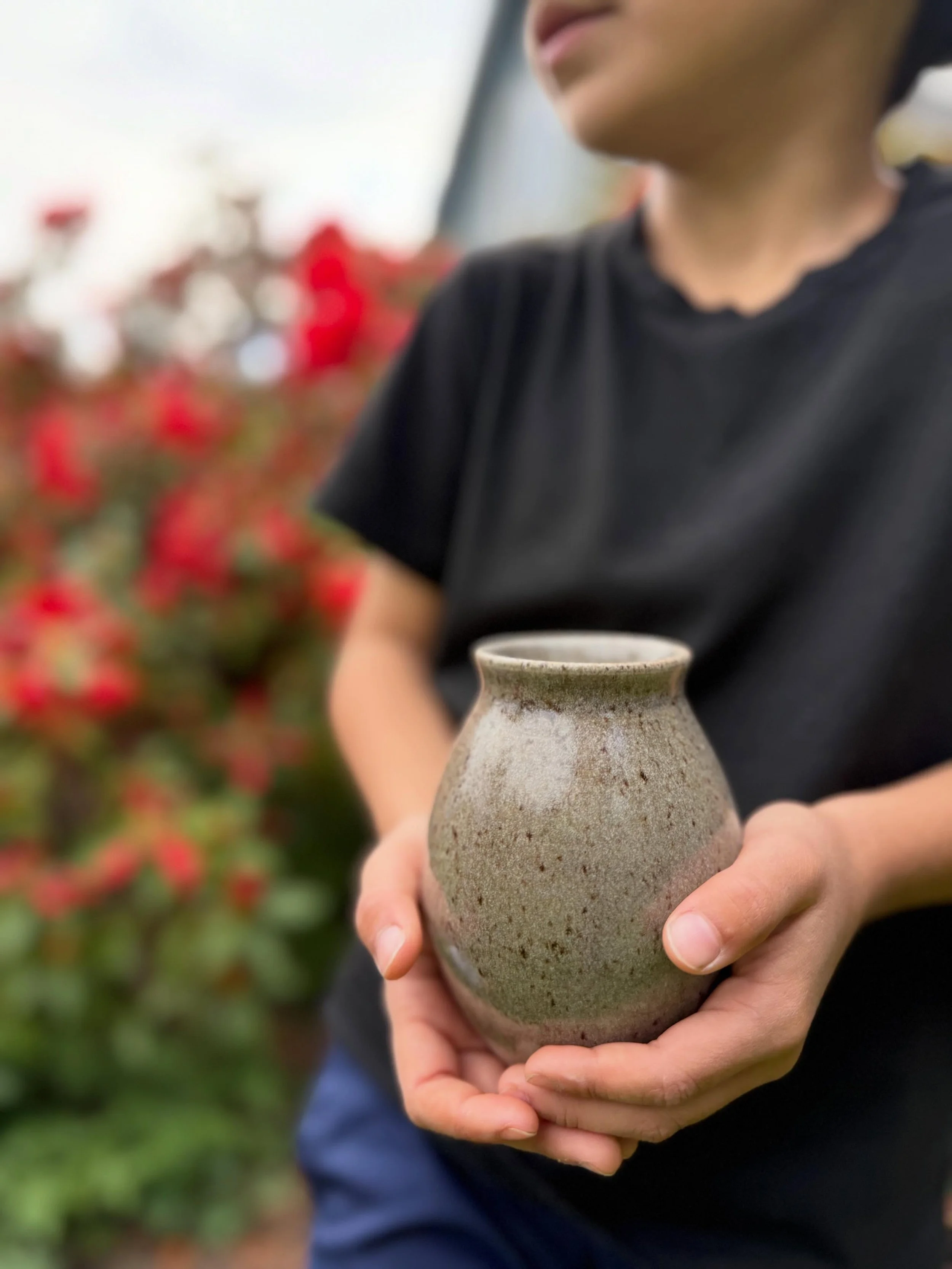 This little cutie came out of the kiln today and it&rsquo;s just soooo cute!  Perfect little bud vase for small places. 
It will be available @hills_to_shore_artists this weekend. 
Hope to see you there!