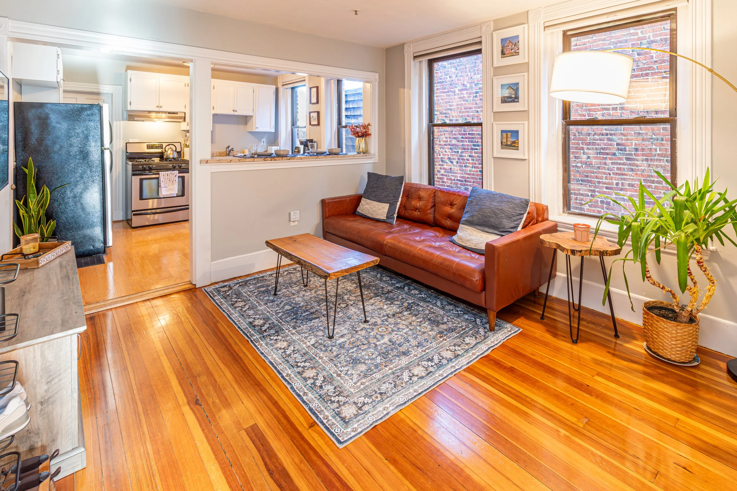 Living Room-2.jpg