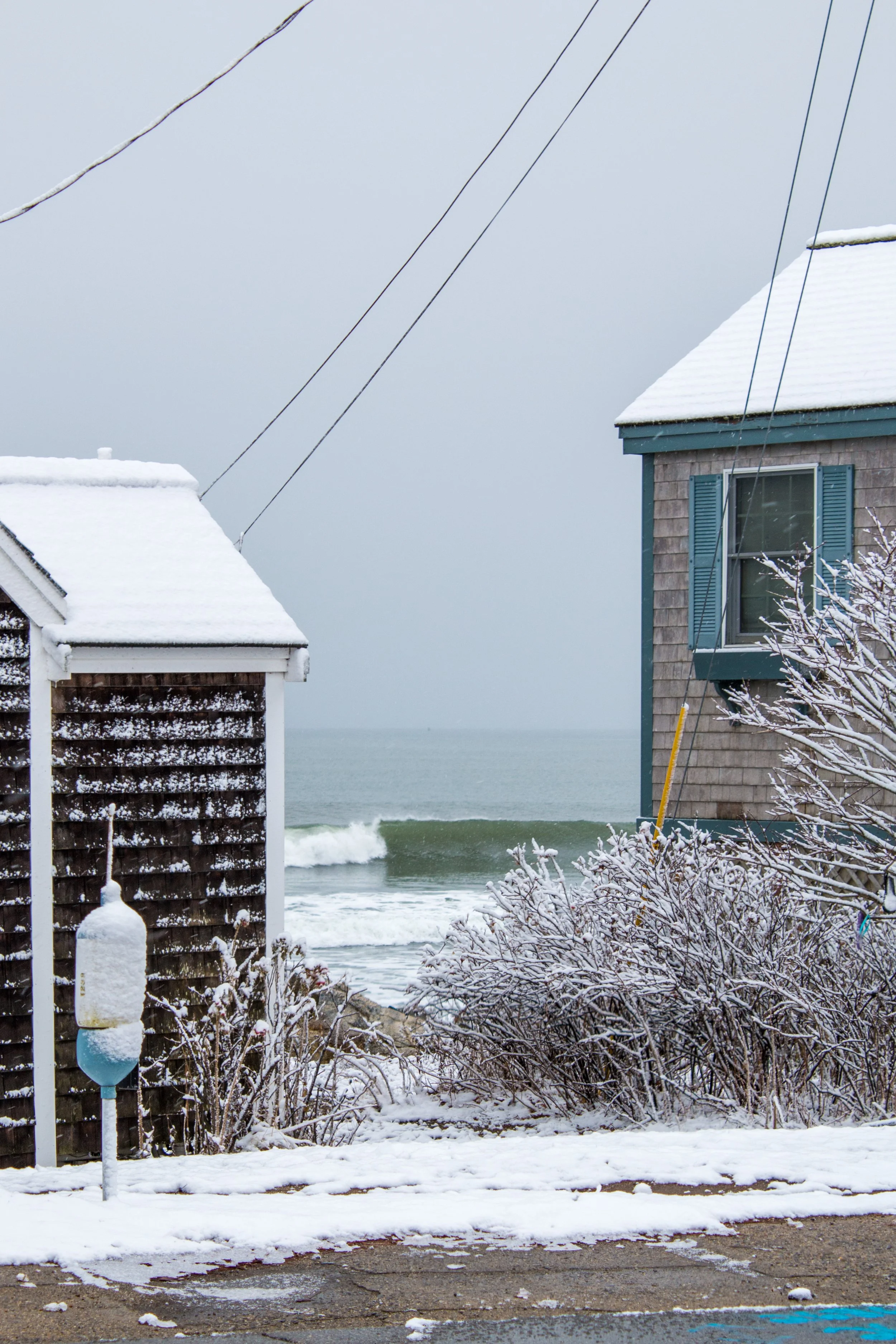 _Wave Between Shacks.jpg