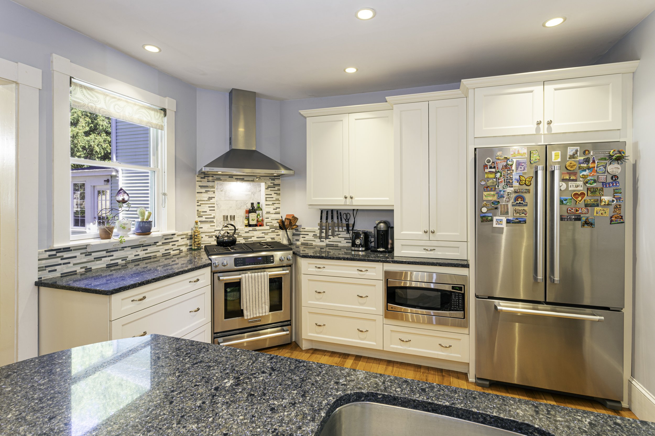 6-Kitchen.jpg